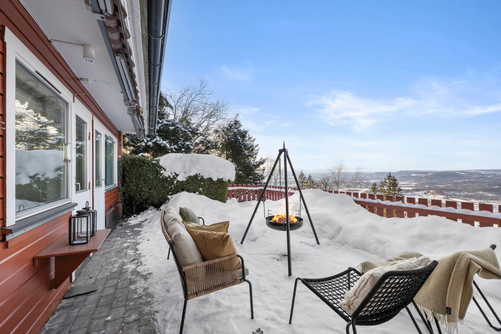 Leiligheten har en fantastisk terrasse på hele 18 kvm. Galleribilde