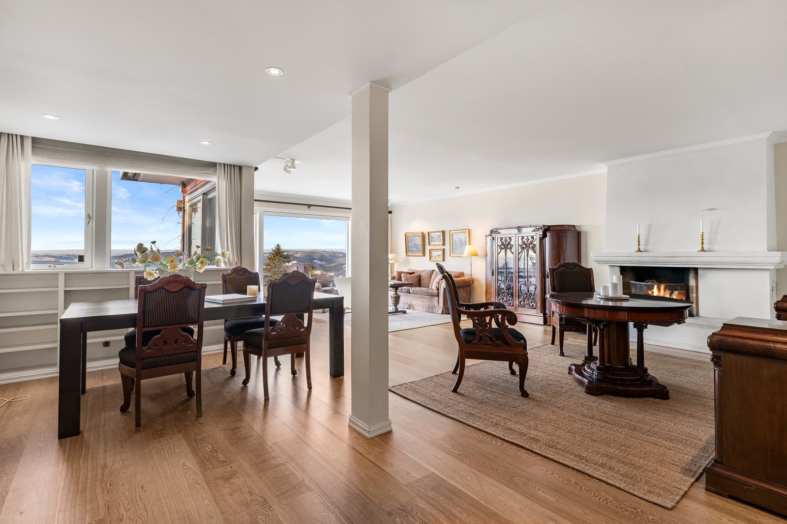 Stor og innholdsrik 3-roms selveier. Galleribilde