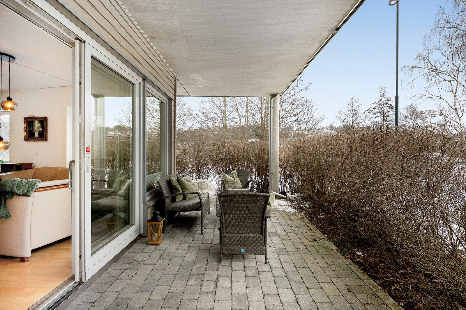 God plass til diverse utemøbler og eventuell grill. Galleribilde