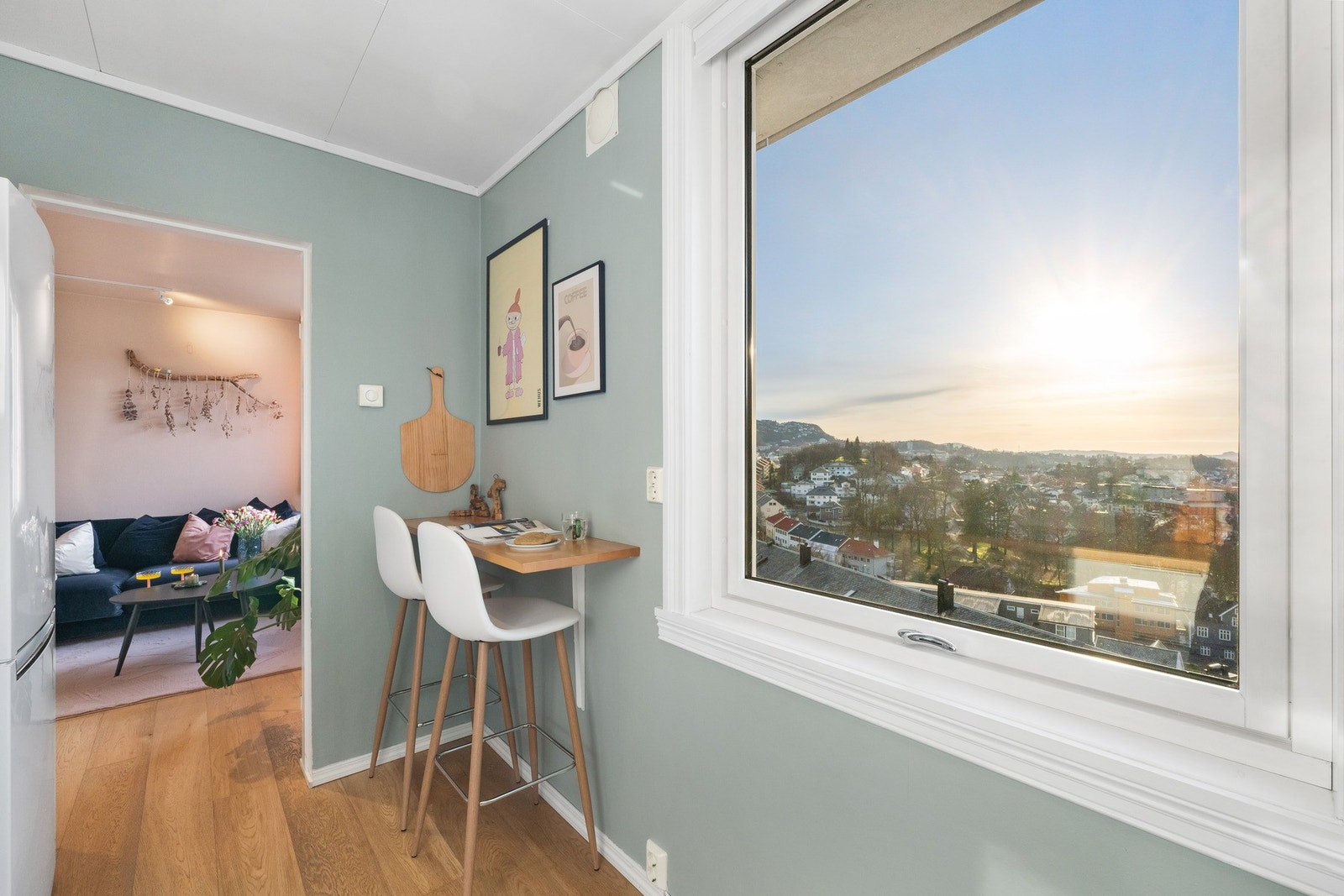 En pen leilighet med storslått utsikt over Bergensdalen. Galleribilde