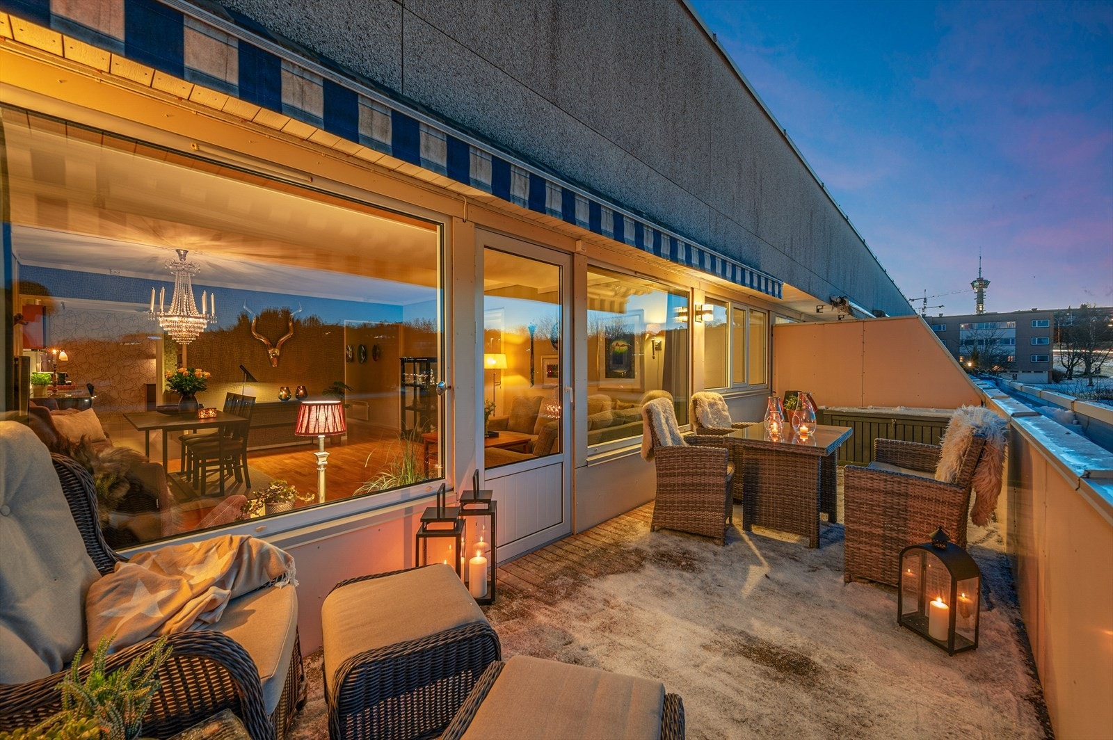 Velkommen til Stallmestervegen 2E - Opprinnelig 5-roms på ett plan hvor leiligehten i sin helhelt har blitt oppgradert i 2015 Galleribilde