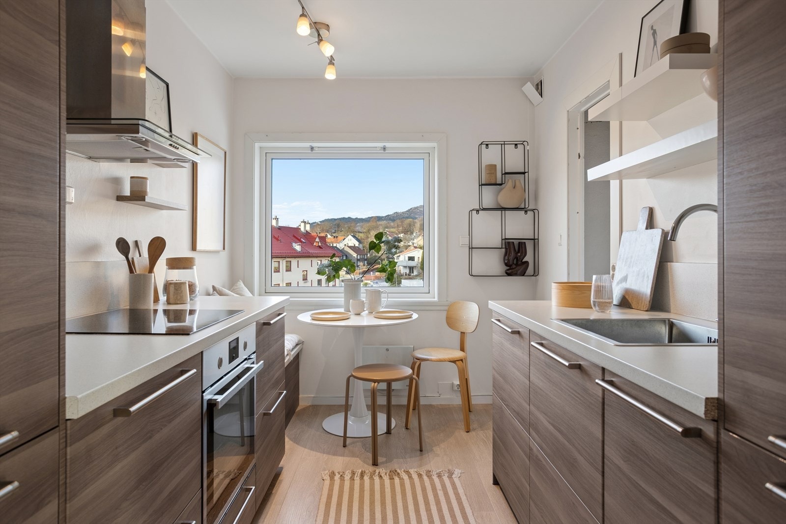 Godt med skap og benkplass Galleribilde