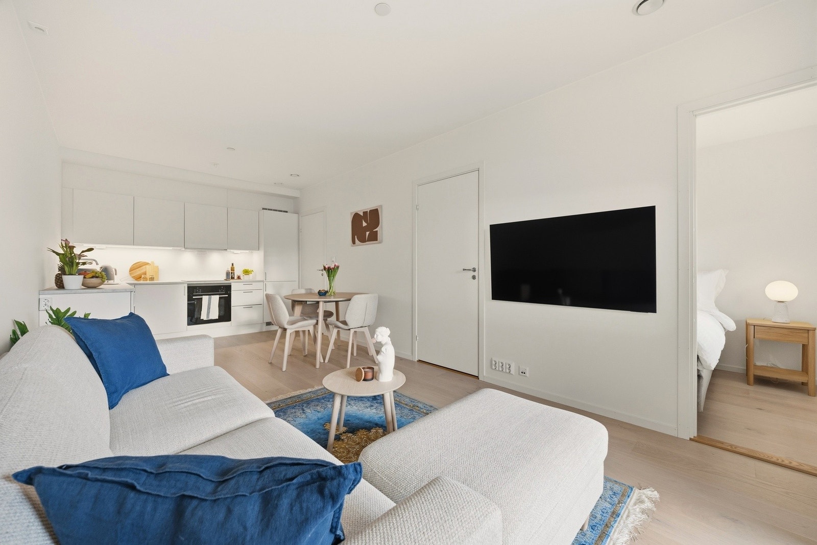 Velkommen til Sandekra 22 presentert av Edvard Chapsang v/ EIE eiendomsmegling avdeling Bærum
Foto: Luxe (Anders Kjøndal) Galleribilde