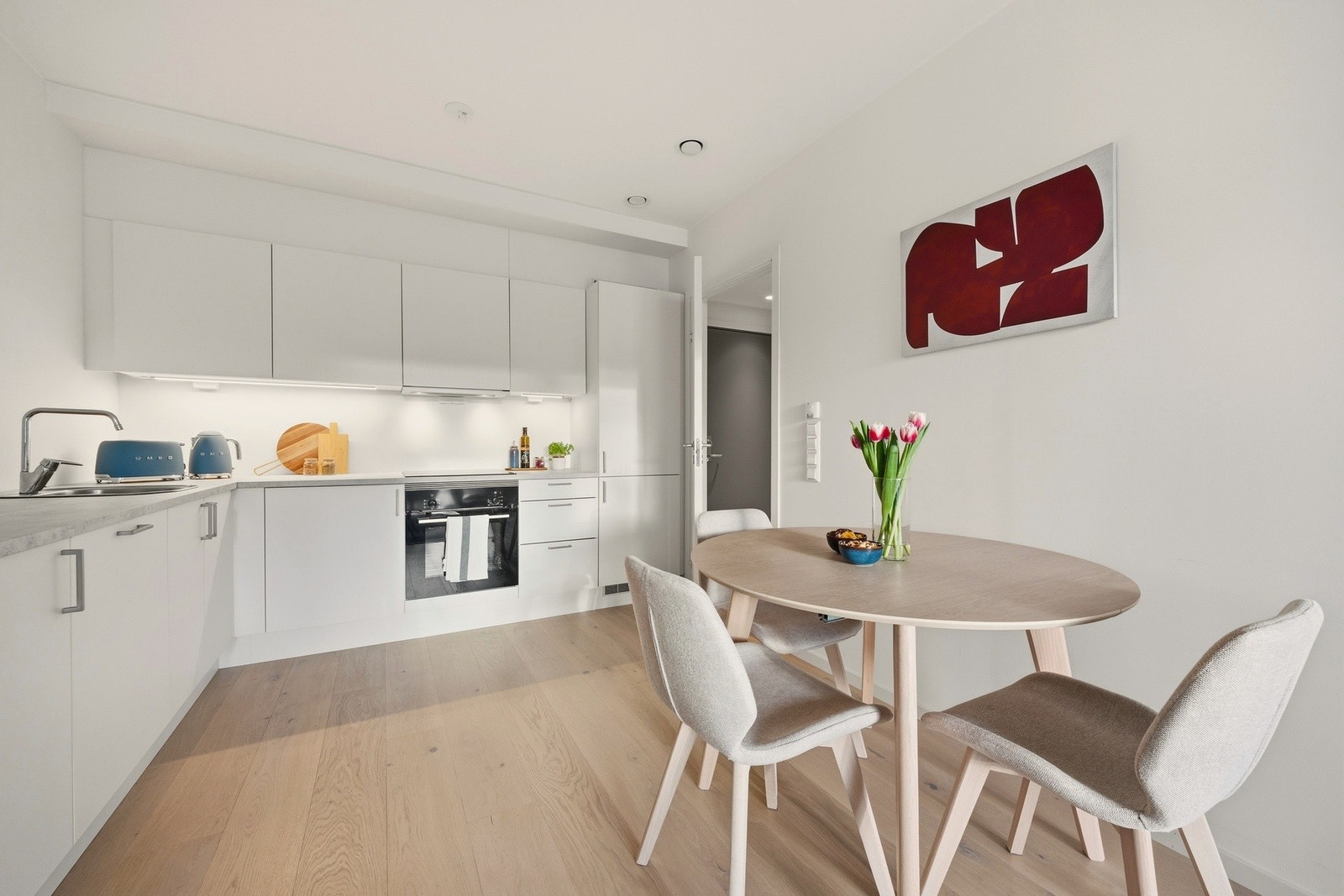 Ved stuedelen er det plass til en spisestuedel. Galleribilde