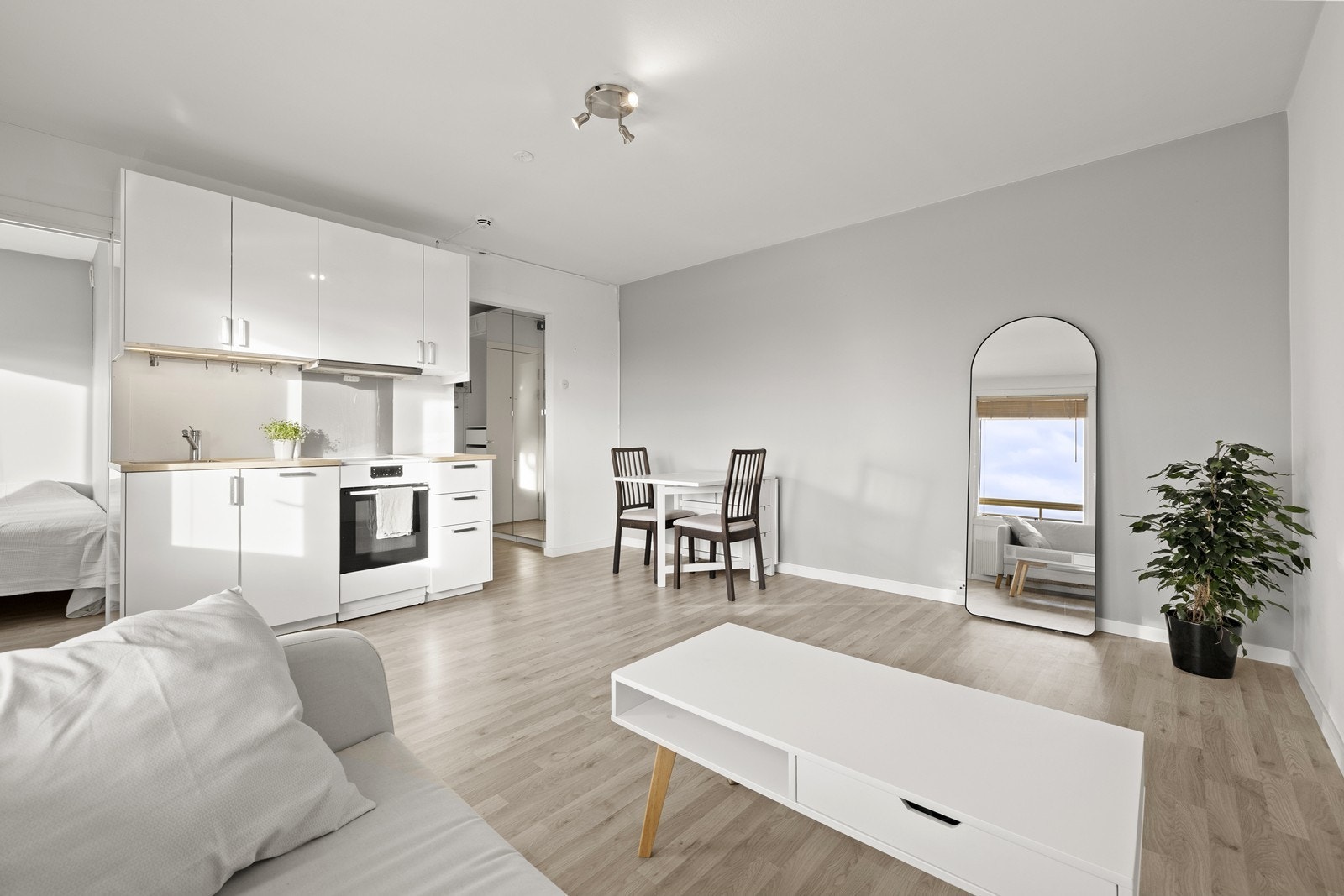 Velkommen til Haakon Tveters Vei 86! Presentert av Emilie Bertine og Kimberly. Foto: Mads Petter Karlsen Galleribilde