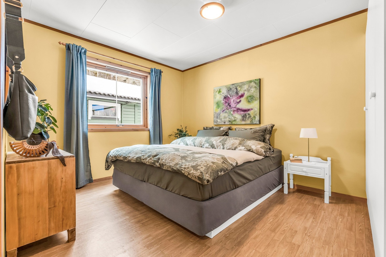 Soverom 1: Romslig hovedsoverom i første etasje. Galleribilde