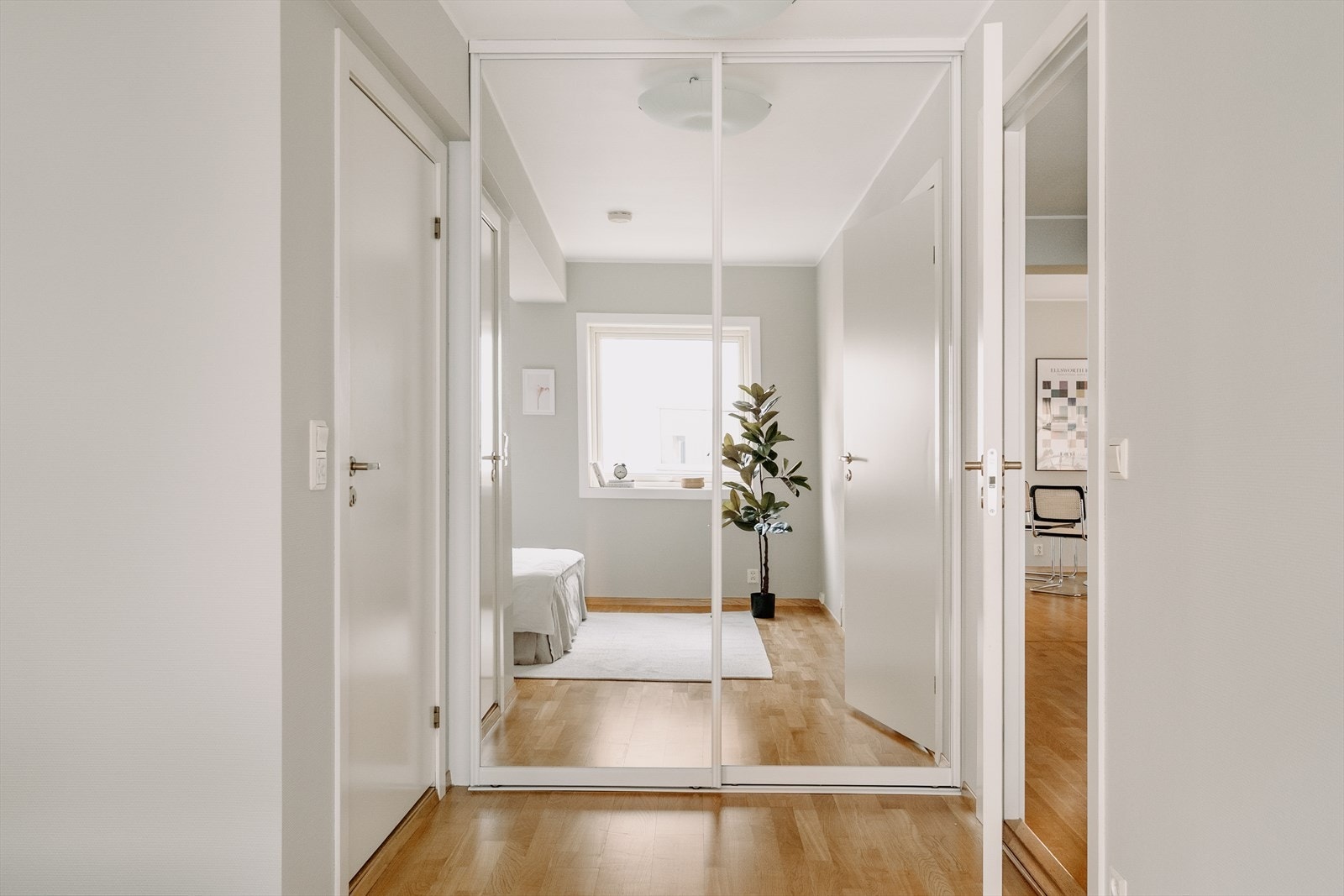 Herfra er det adkomst til et helt eget bad! Galleribilde