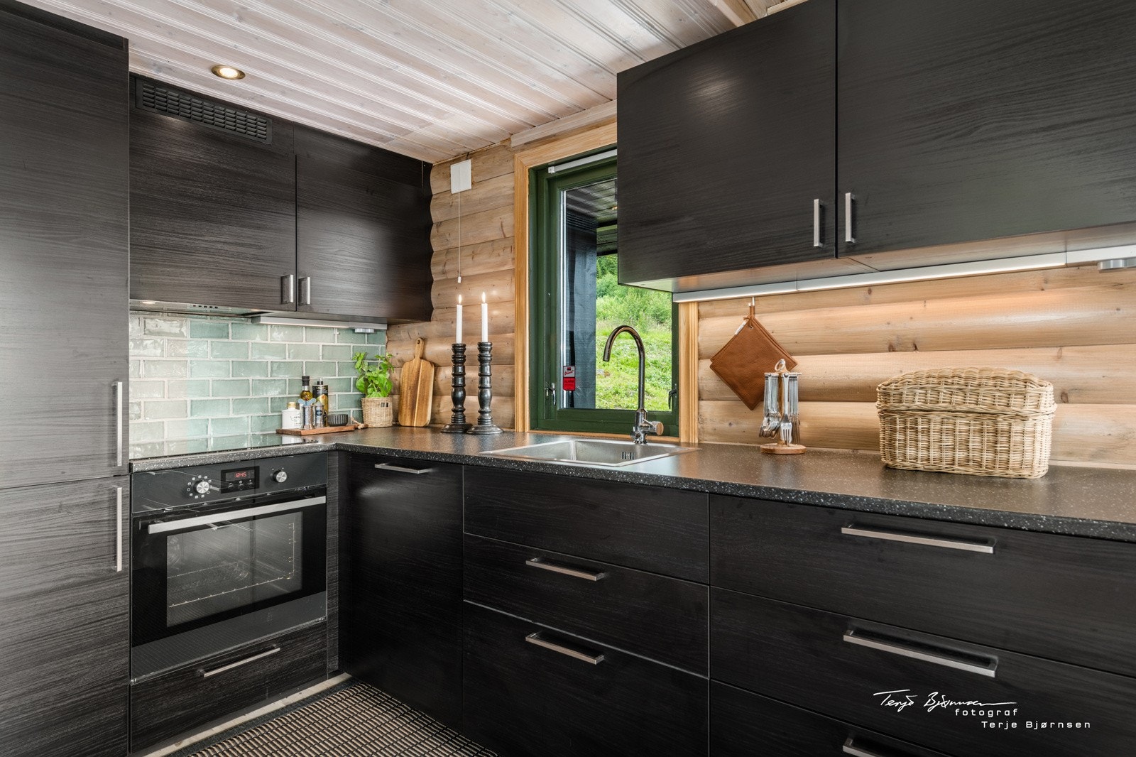 Innredning i mørk og fin farge Galleribilde