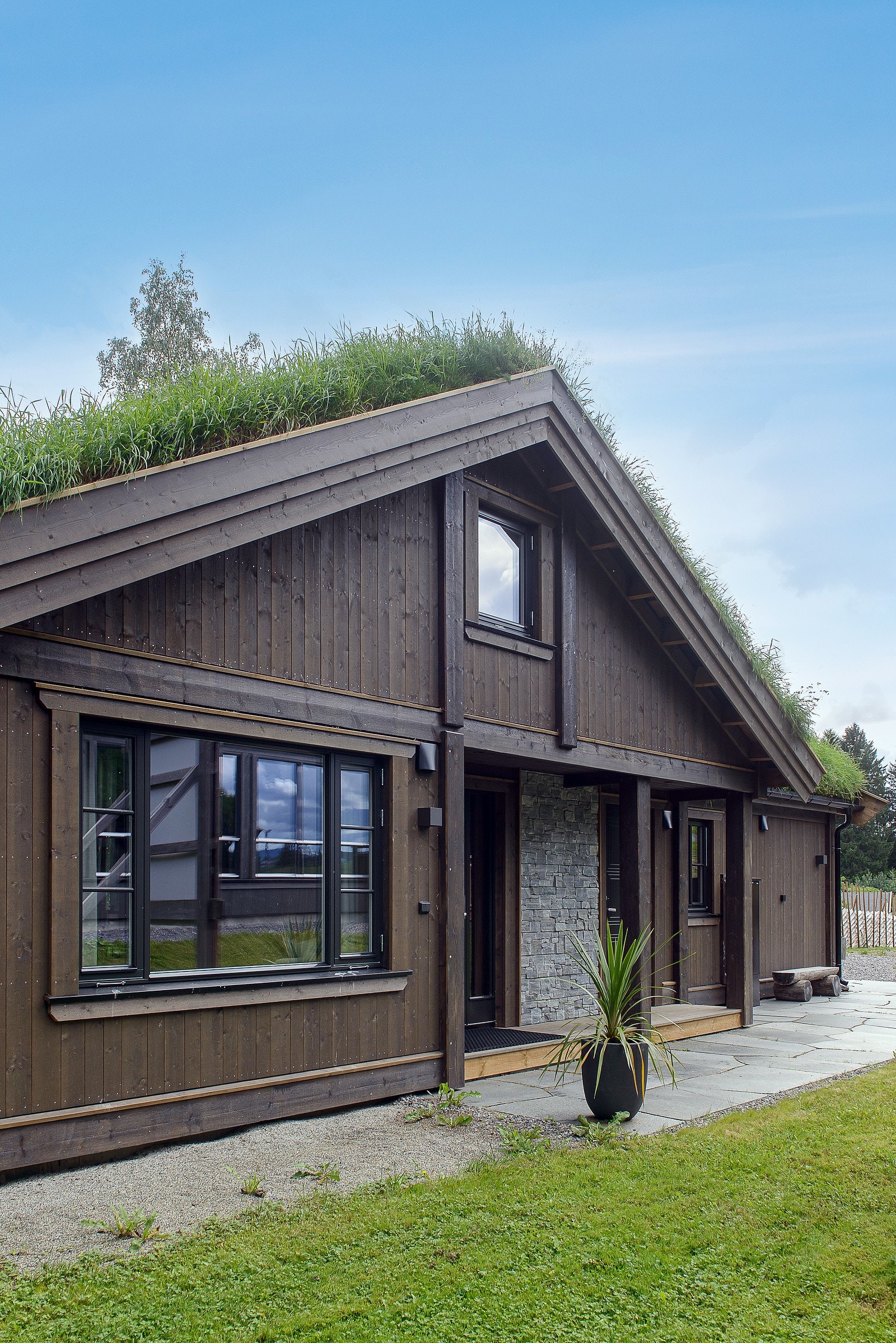 Yttervegg beiset i fargen Jernvitrol. Bilde fra vår visningshytte på Norsk Hyttesenter, Hellerudsletta Galleribilde