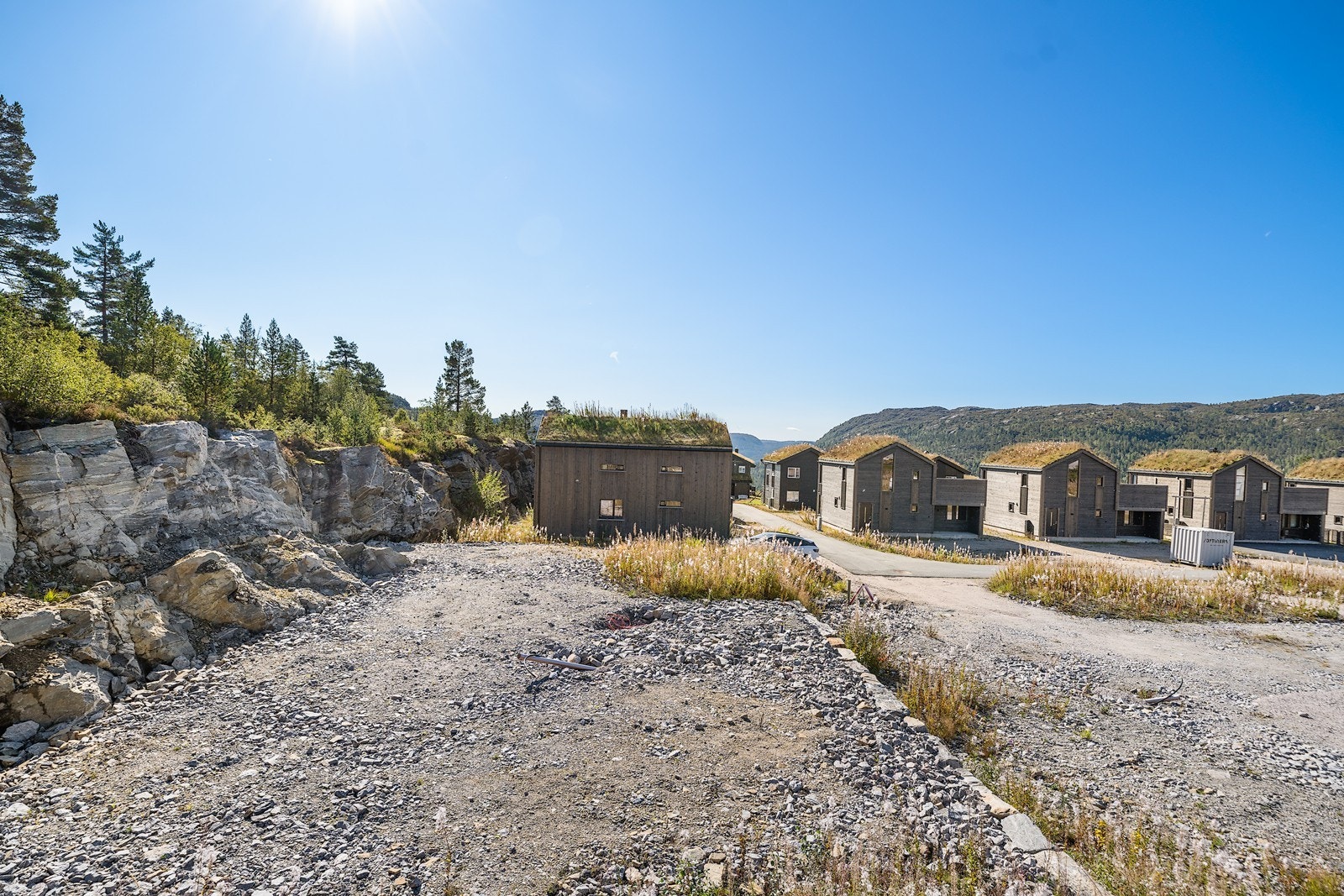 Tomten ligger ca. 633 moh på Bortelid, et fjellparadis, med snøsikre vintre og fantastiske somre Galleribilde