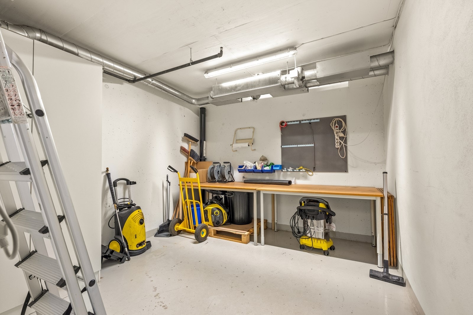 Felles smørerom Galleribilde