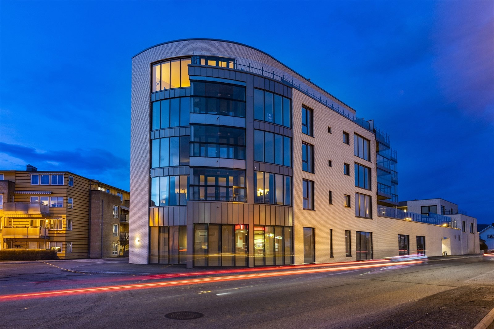 Lekker og stor 3 roms selveier - moderne boligkompleks fra 2019 - heis - garasje - felles oppvarmet basseng Galleribilde