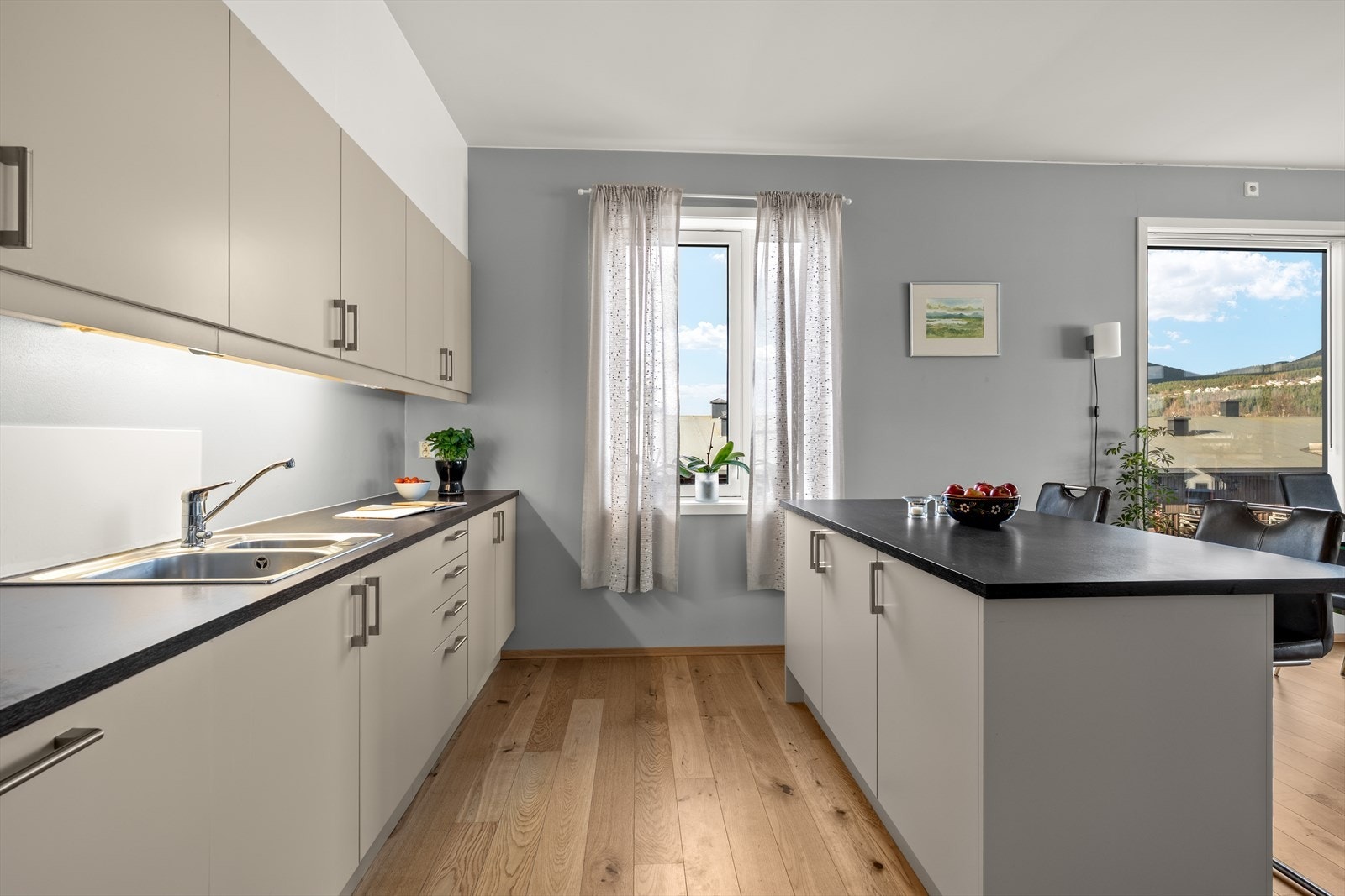 Benkeplate i laminat med kum Galleribilde