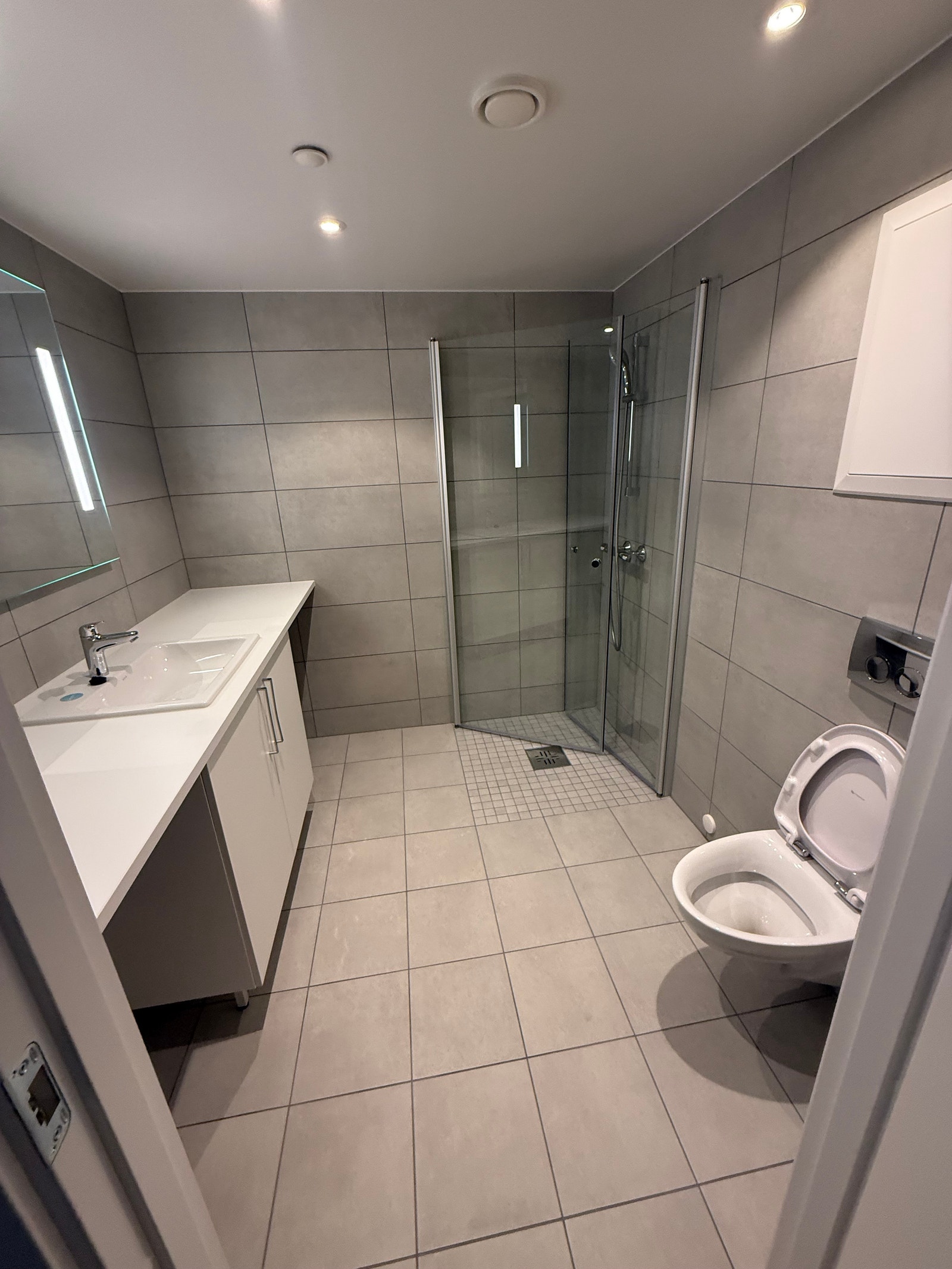 LYS OG LEKKER BAD Galleribilde