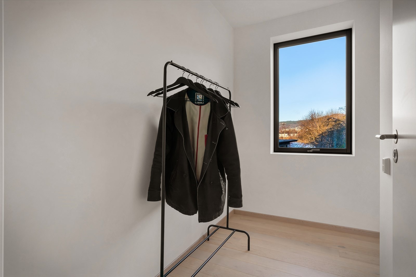 Den tilhørende boden er også perfekt for oppbevaring av blant annet klær, eller alternativt som "walk-in". Galleribilde