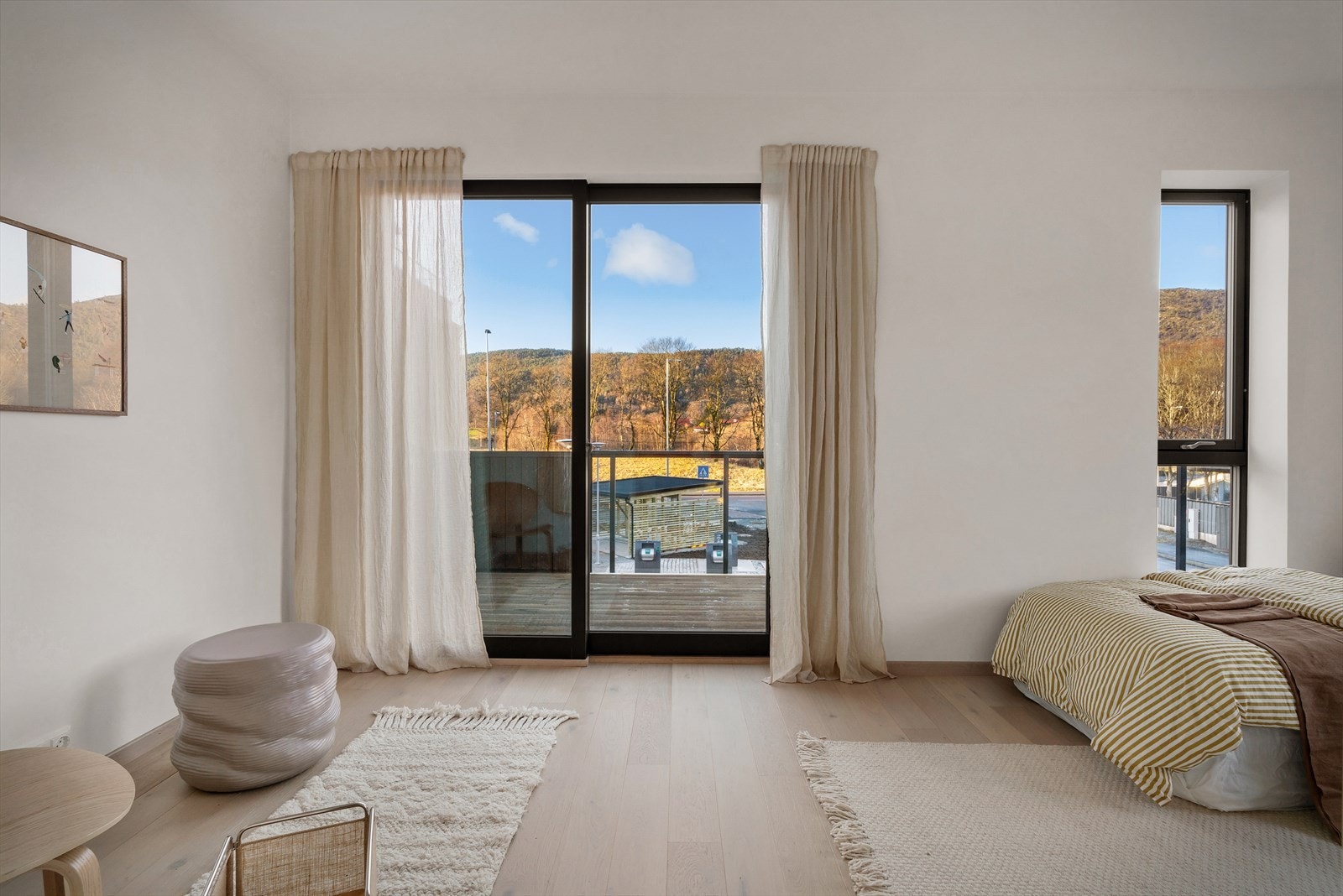 TV-stuen, i dag innredredet som soverom i motsatt ende, er enhver families drøm. Galleribilde