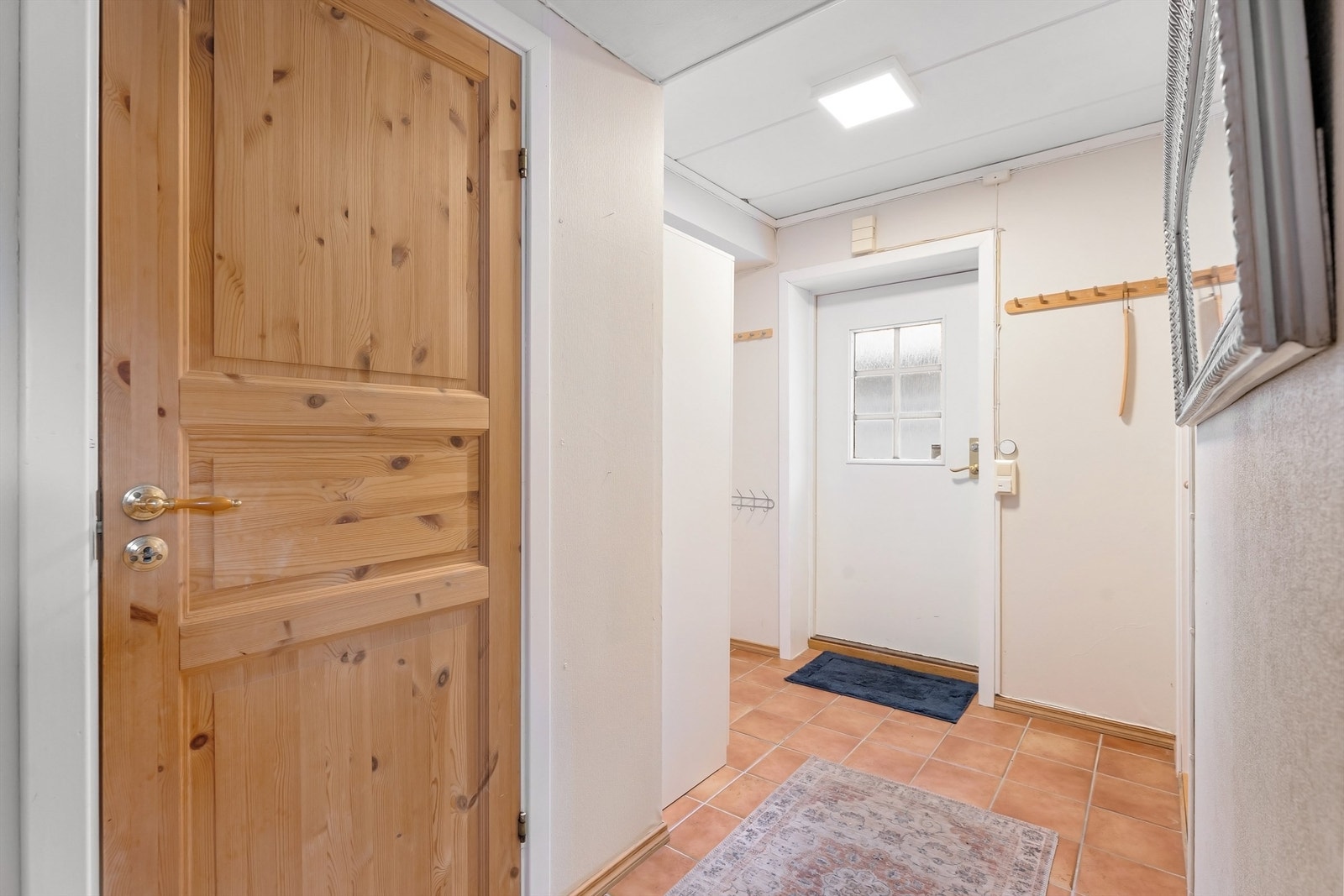 Egen inngang til hybelen Galleribilde