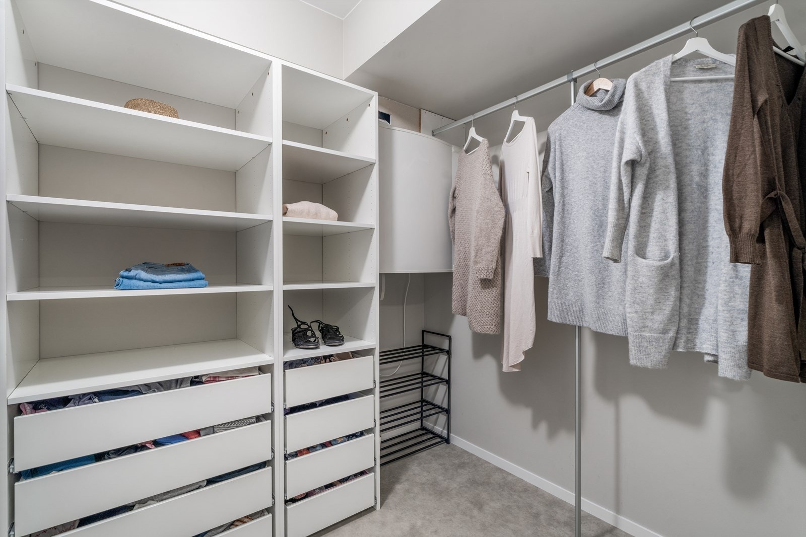 Garderobe / walk-in-closet Galleribilde