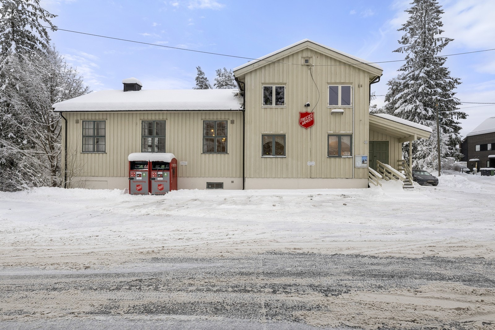 Eiendommen har god eksponering mot veien. Galleribilde