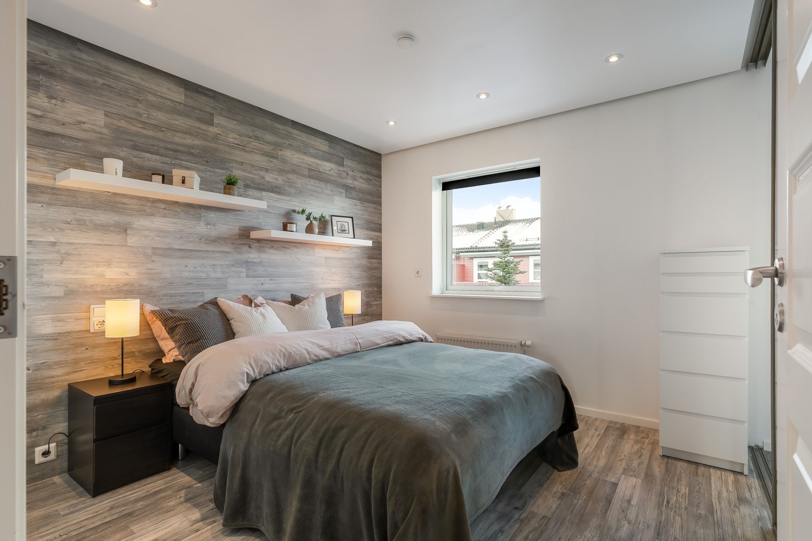 Hovedsoverommet er på ca. 9,5 kvm og har eget walk-in closet. Galleribilde