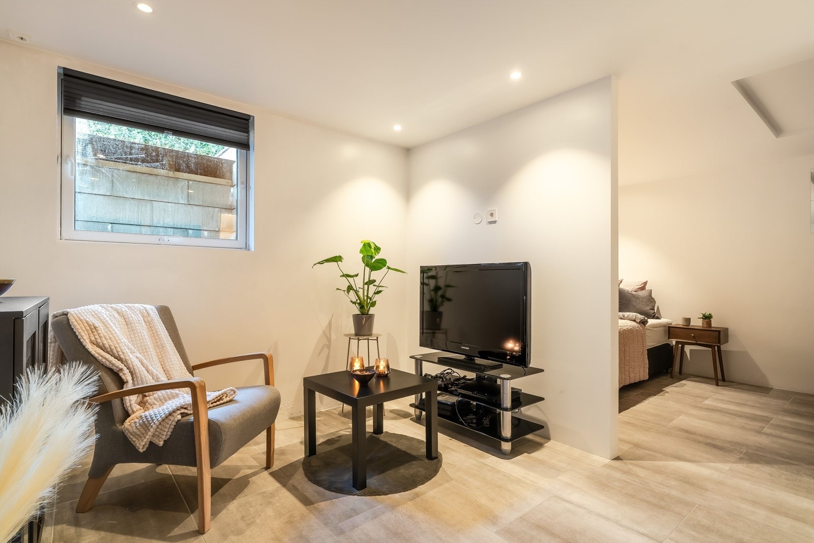 Kjelleretasjen er på ca. 51 kvm, og har kjellerstue, bod og bad. Galleribilde