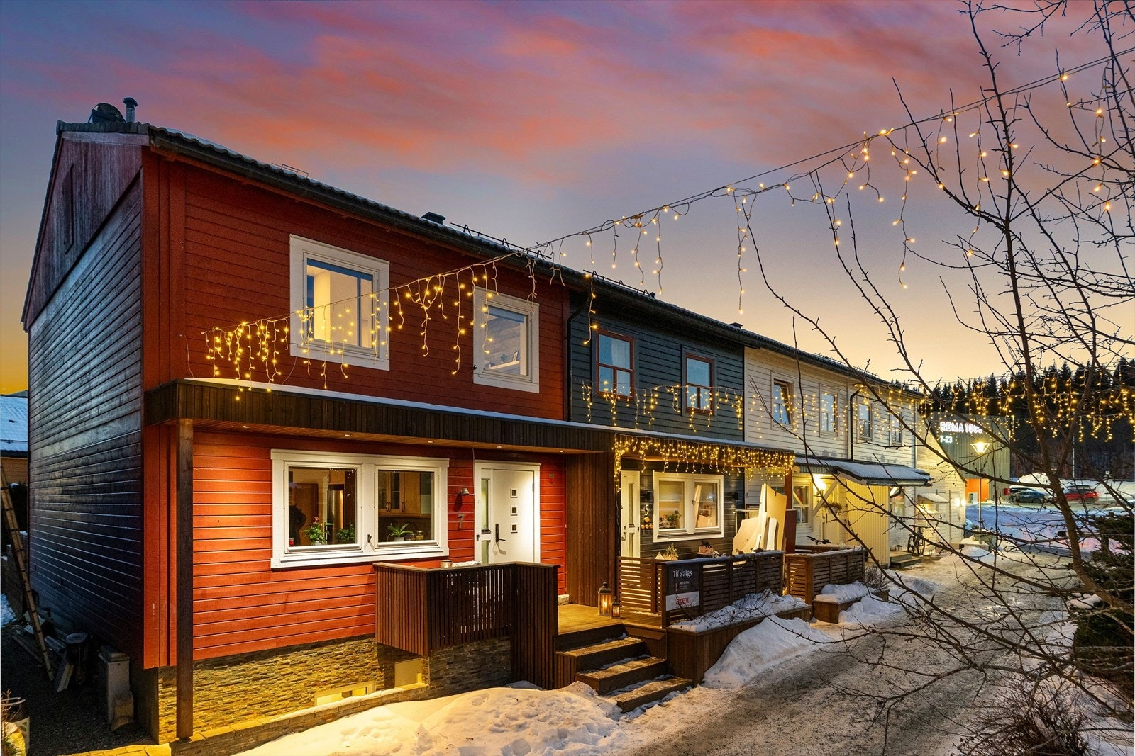 Aktiv Eiendomsmegling v/Marius Kvalvik har gleden av å presentere Kroppanmarka 7 - et innholdsrikt og familievennlig rekkehus. Foto: Vidar Alvik/ Grattis foto. Galleribilde