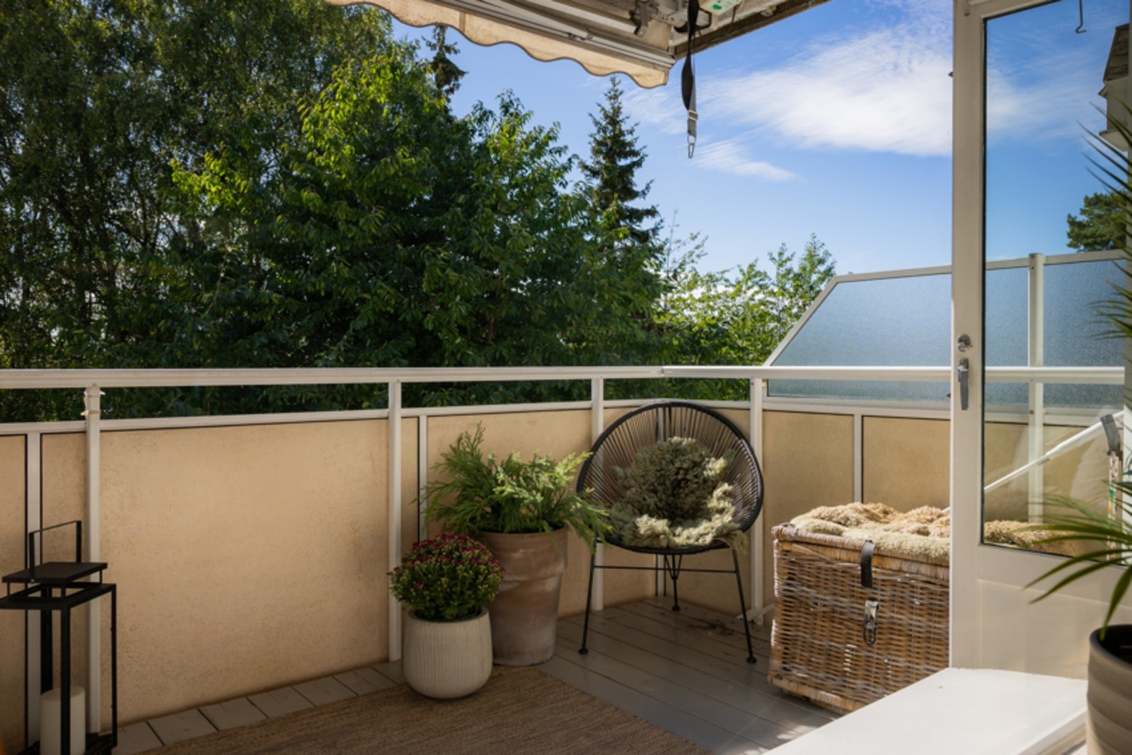 God plass til utemøblement. Galleribilde