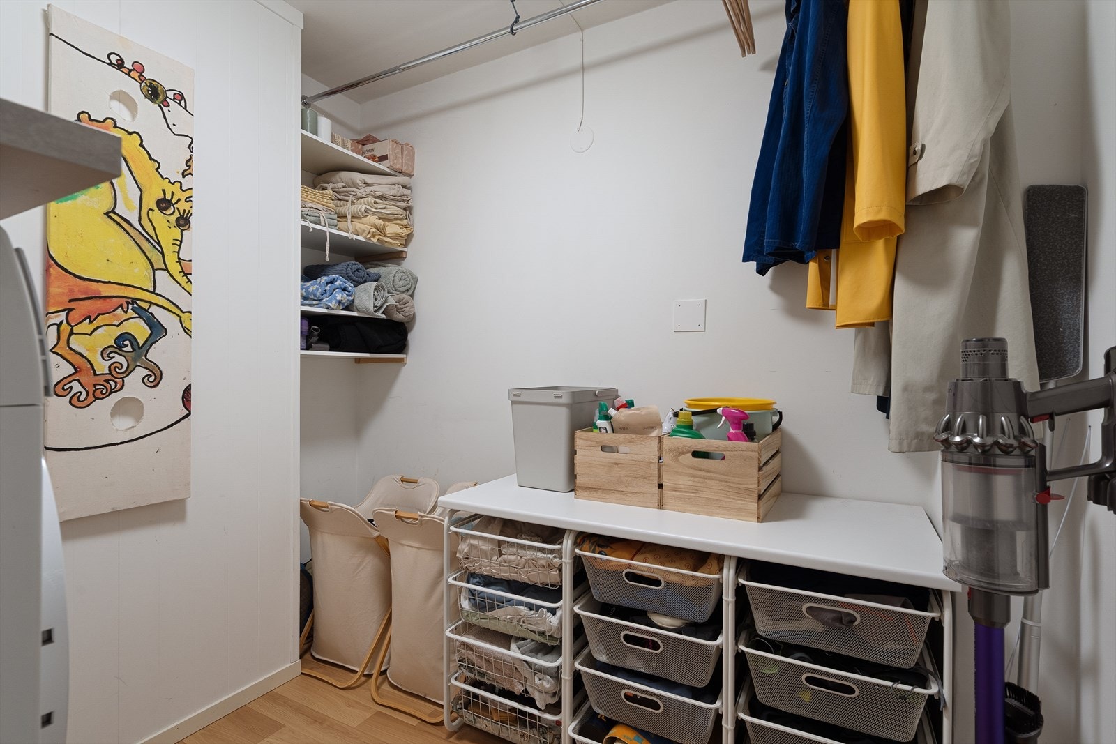 Romslig innvendlig bod. Galleribilde