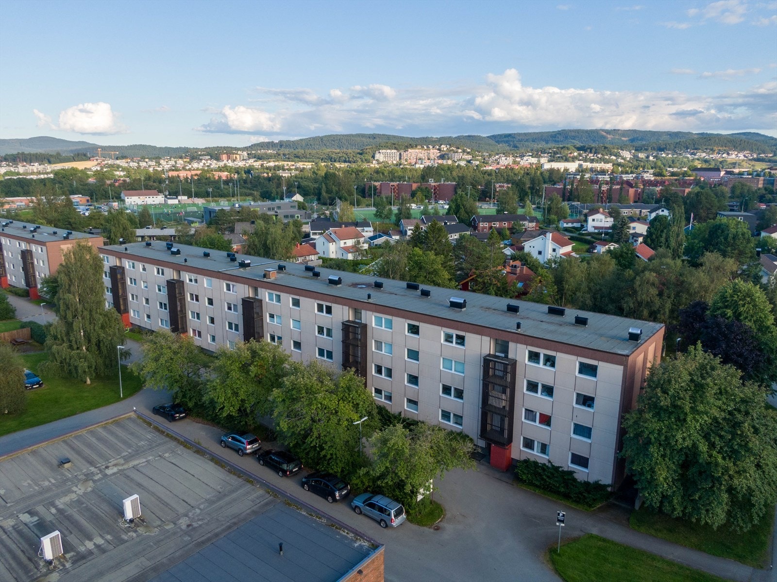 Daligvarebutikk som nærmeste nabo. Galleribilde