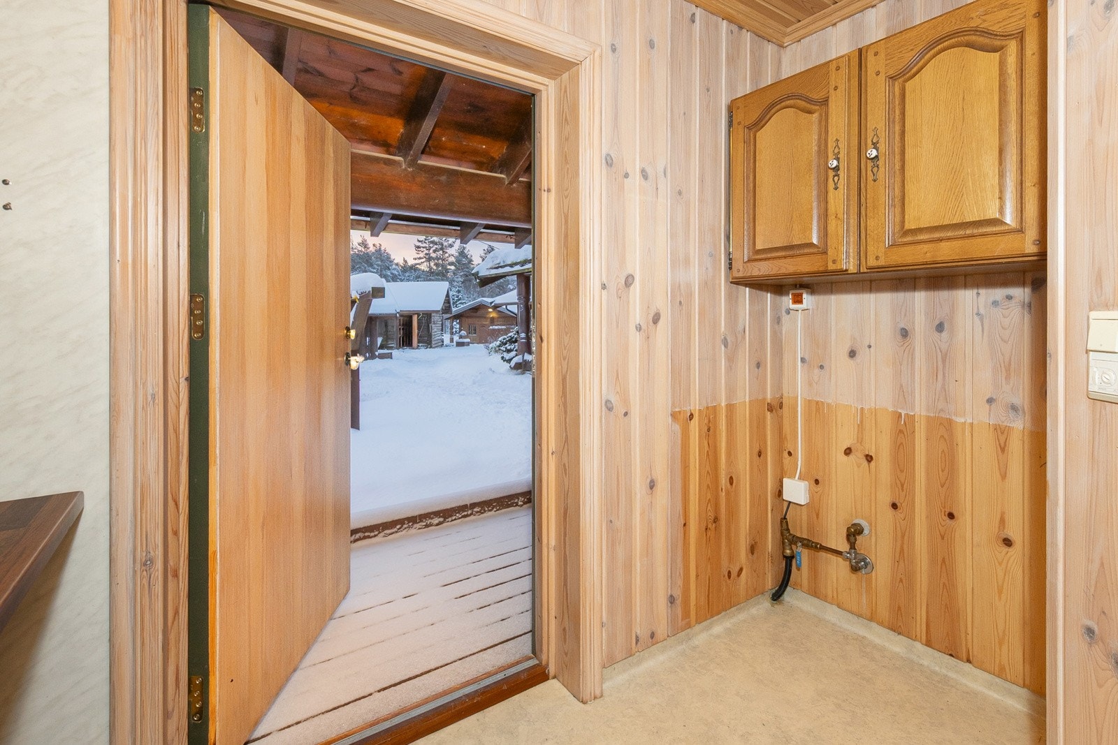 Vaskerom fra 2001. Oppgradert med ny innredning i 2014. Galleribilde