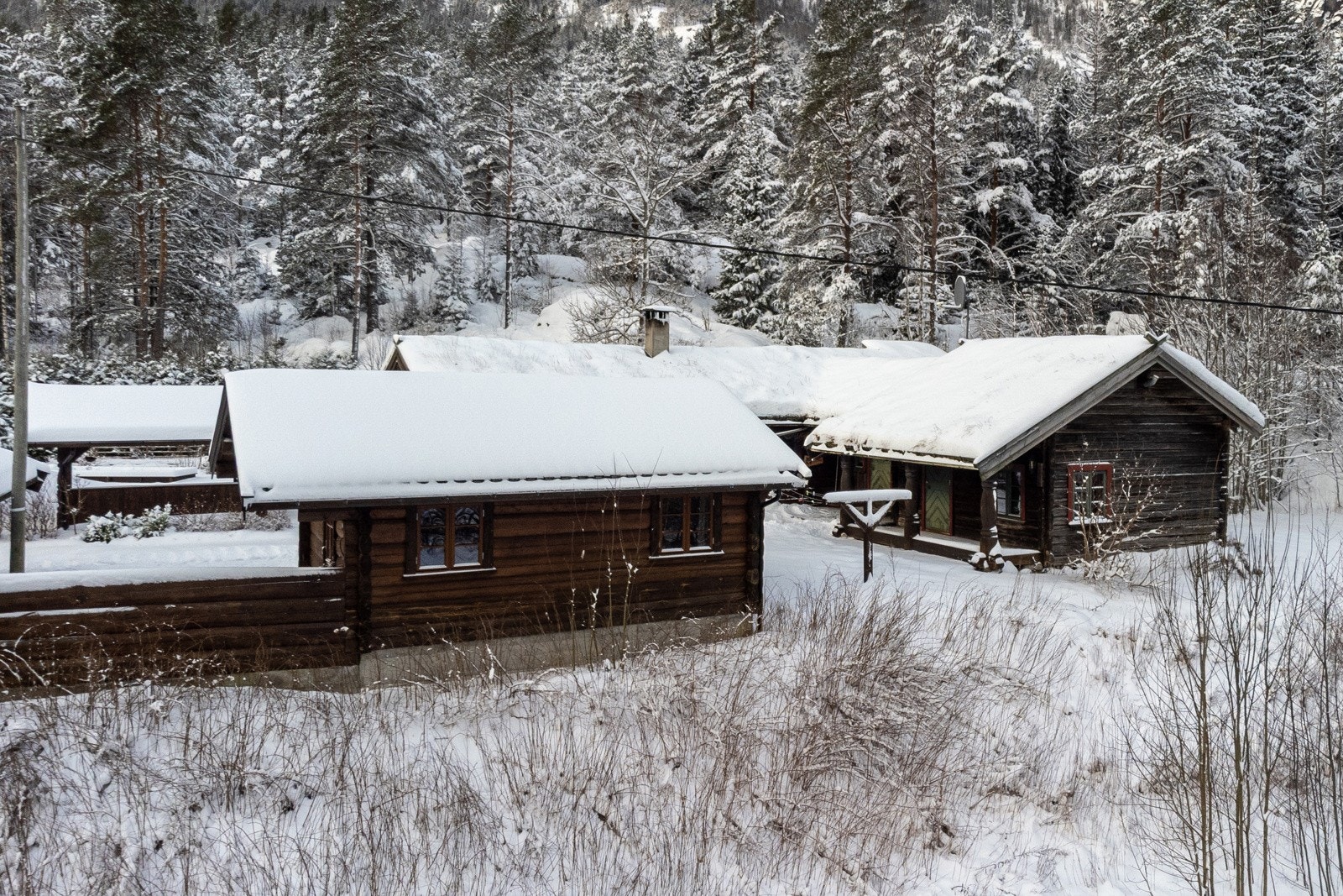 Eiendommen passer for deg som drømmer om å ha dyr og egen grønnsakshage eller som ønsker din helt egne "Western ranch". Ypperlig for hest. Galleribilde