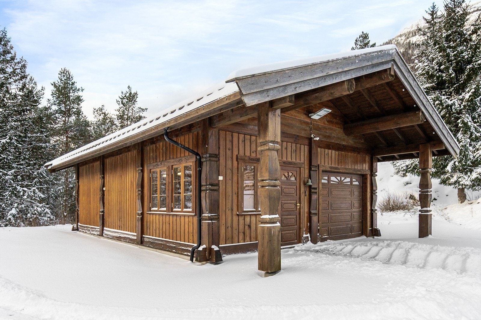 Garasje med bl.a. verksted. Galleribilde