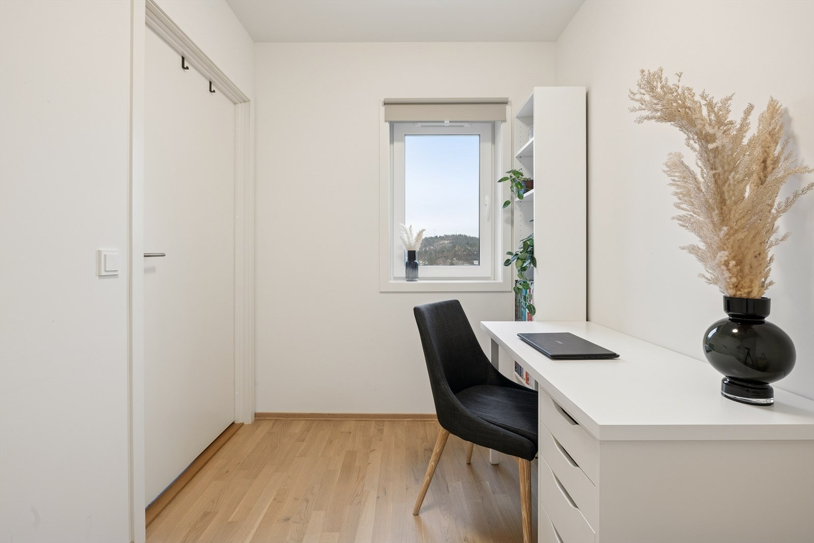 Innredet rom (opprinnelig bod) er ikke bruksendret fra tilleggsdel til hoveddel. For mer informasjon se punkt under ferdigattest. Galleribilde