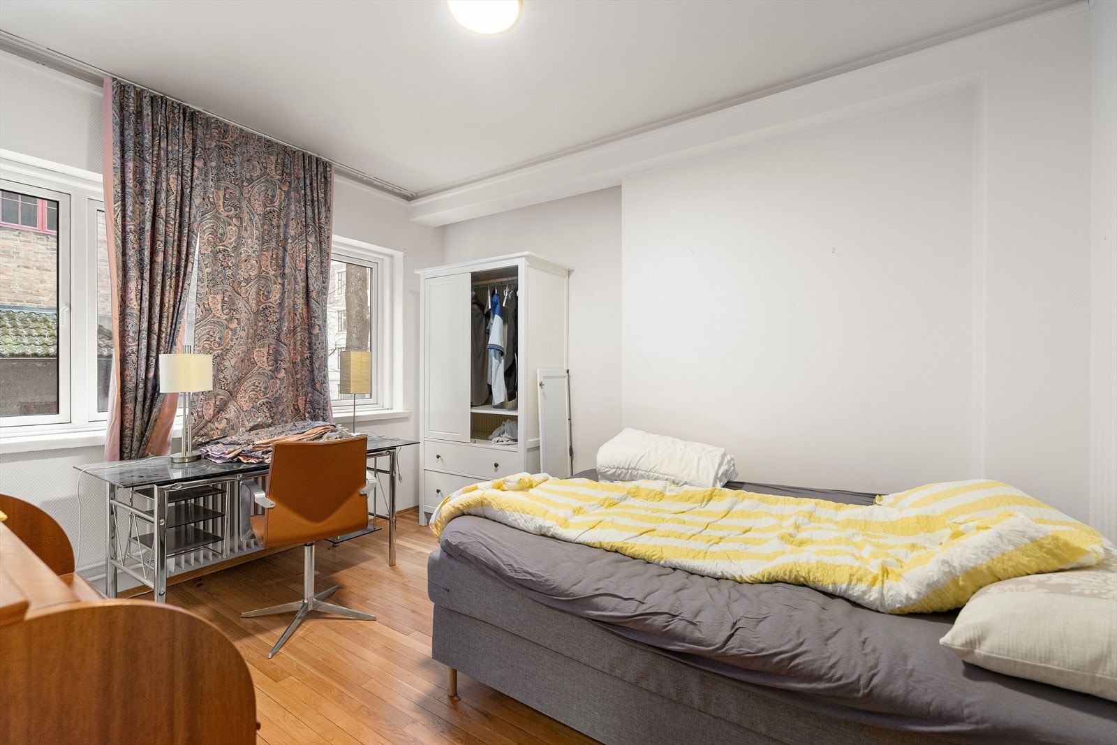 Boligen har en god planløsning med fire soverom. Galleribilde