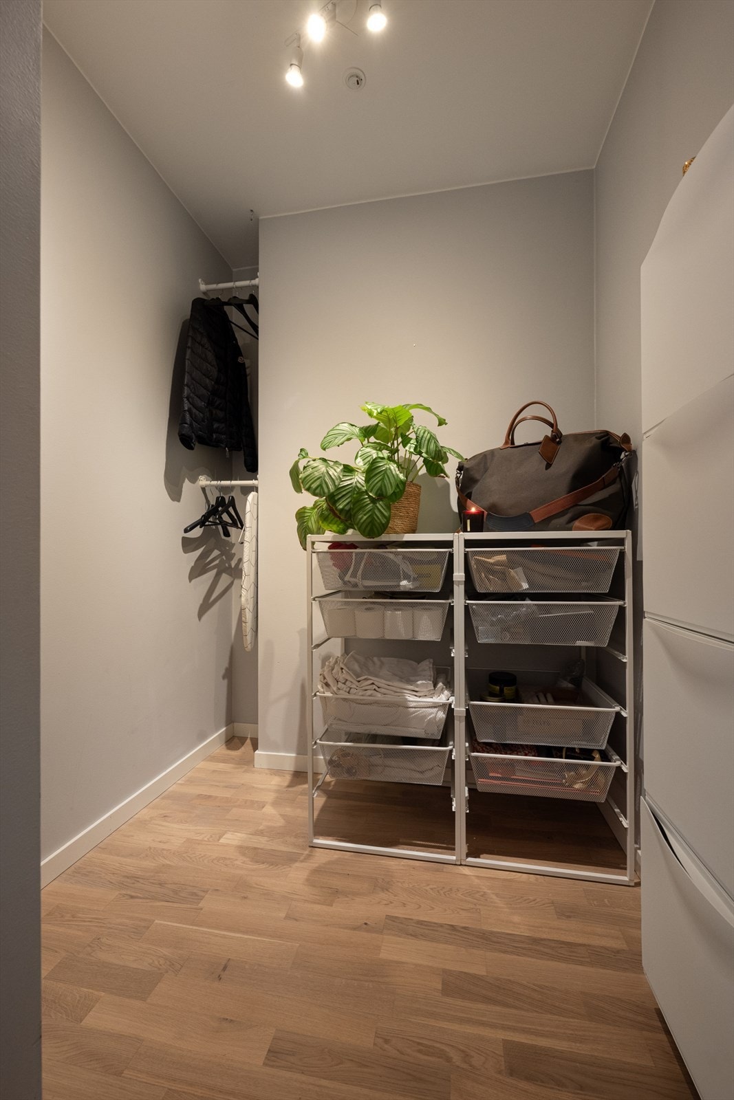 Leilighetens innvendige bod er perfekt for ekstra oppbevaring. Galleribilde