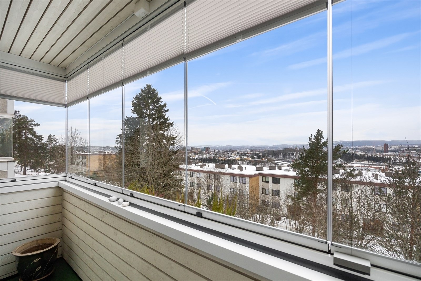 Tonje Solheim Helseth v/ Nordvik Bolig har gleden av å presentere Erlends vei 34! - En lys og romslig 3-roms med god intern beliggenhet. Galleribilde