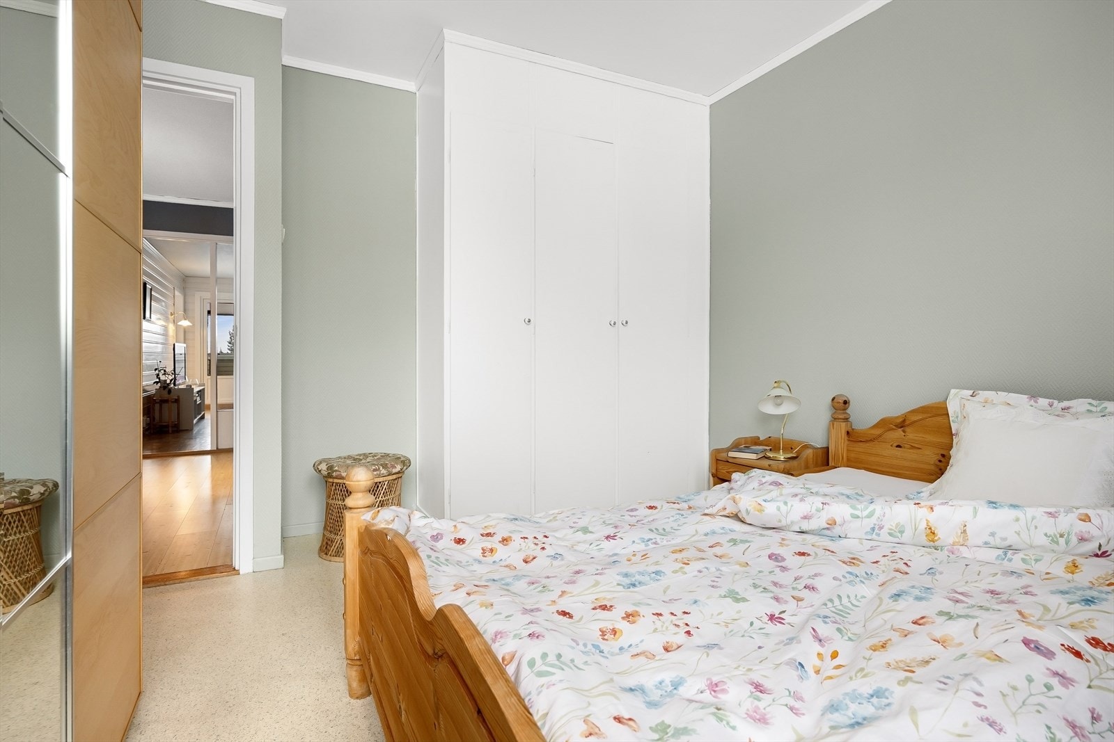 Her kan man nyte en god natts søvn. Soverommene er vendt mot rolige omgivelser. Galleribilde