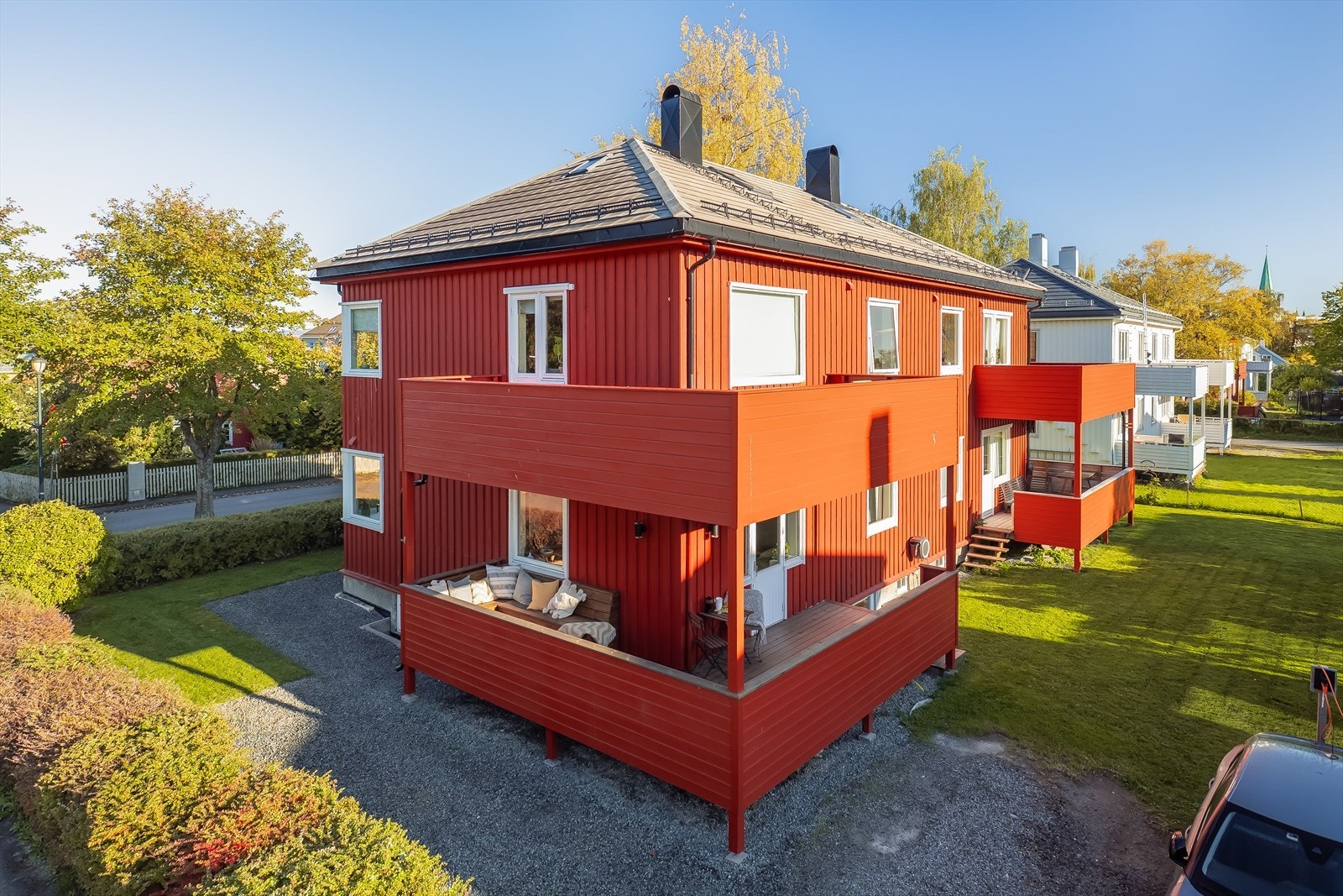 Leiligheten disponerer 1 fast p-plass på borettslagets tomt. Galleribilde