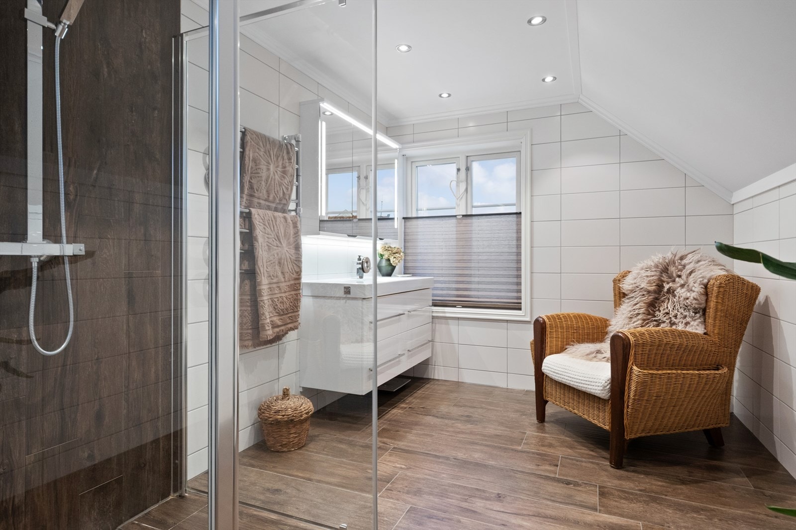 Baderommet i 2. etasje ble totalrenovert i 2017/2018. Galleribilde