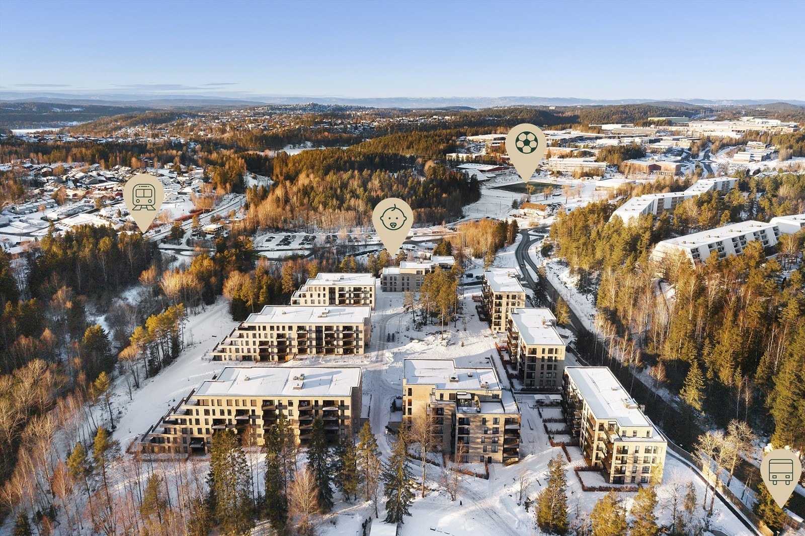 Fra leiligheten er det kort vei til kollektivtransport (Buss ca. 300 meter/tog ca. 600 meter). Galleribilde