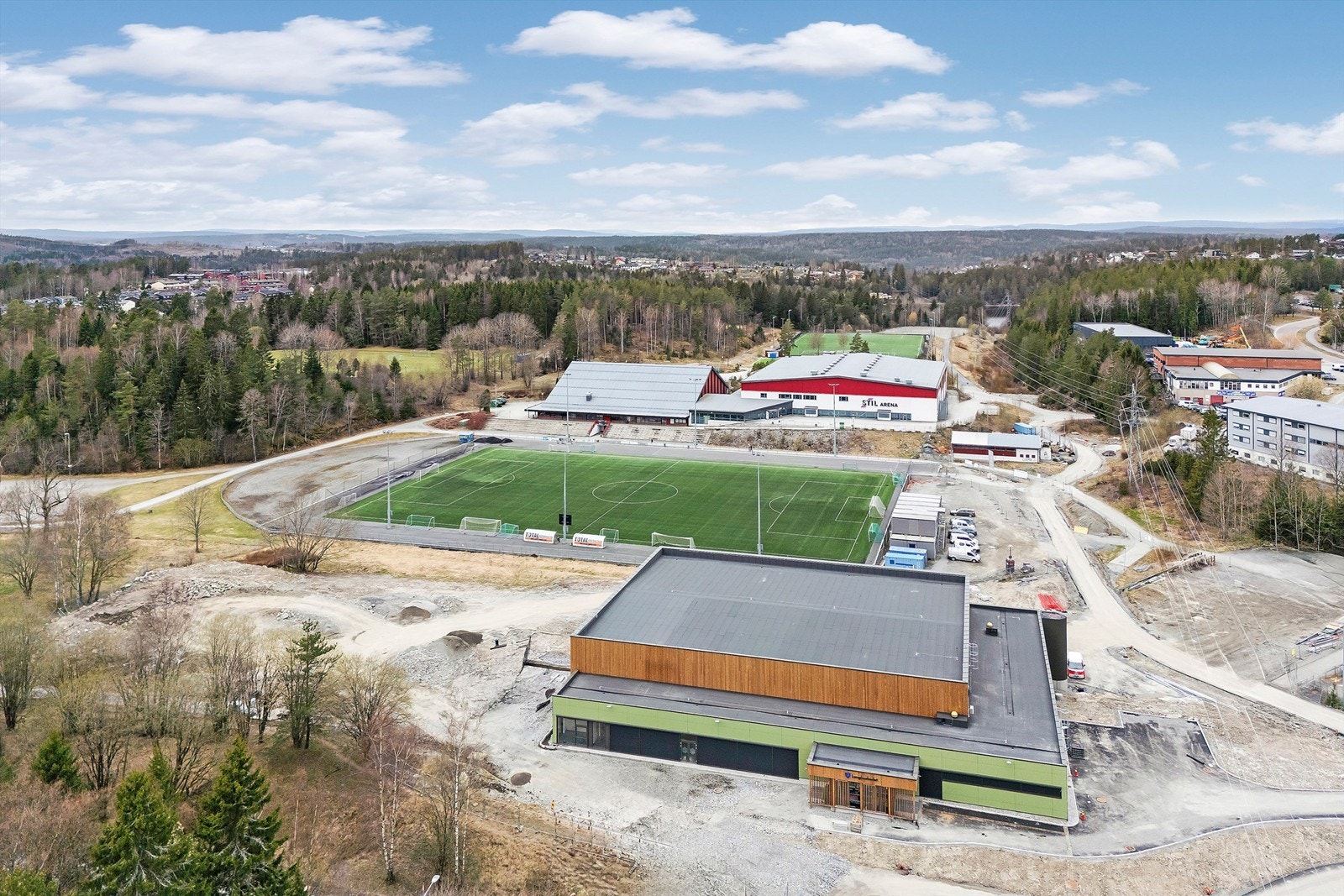 Langhus tilbyr et aktivt lokalmiljø med mange forskjellige fritidsaktiviteter for barn og ungdom. Galleribilde