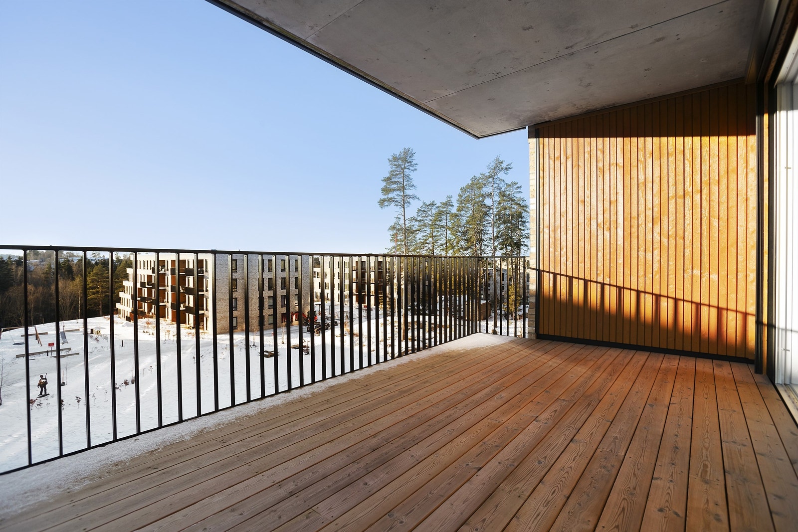 Fra verandaen er det utsikt og gode møbleringsmuligheter. Galleribilde