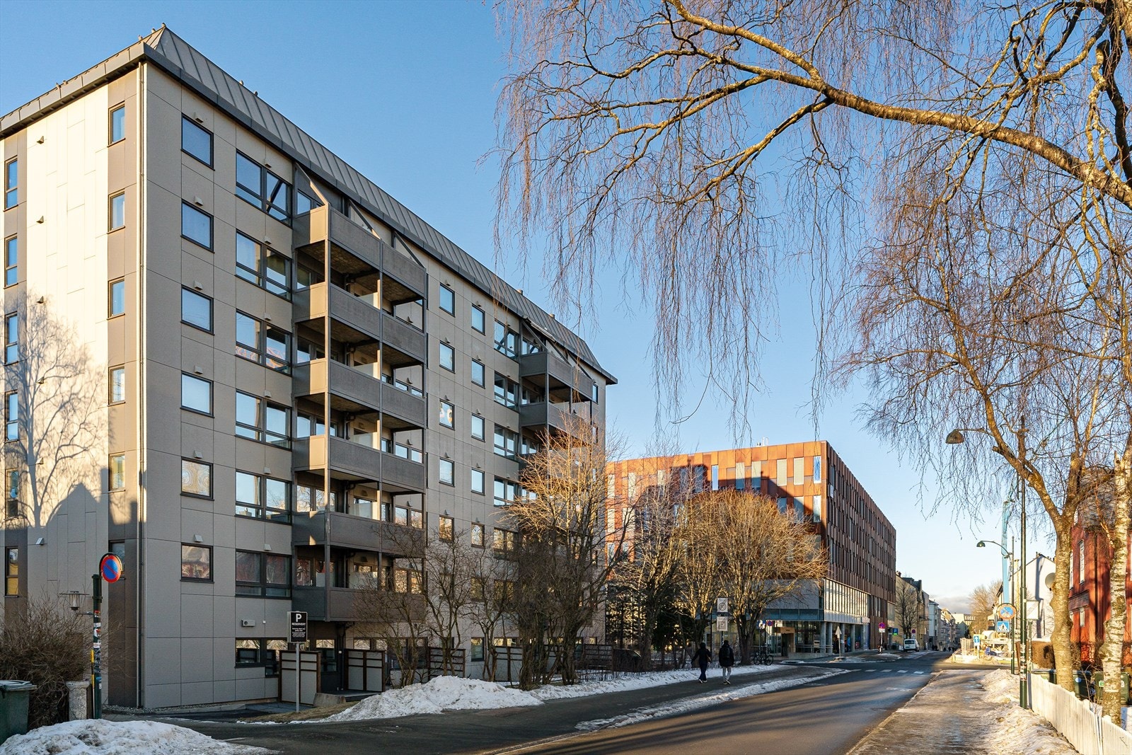 Det medfølger to eksterne boder, en kjellerbod på under 1m² og loftsbod på 3 m². Galleribilde