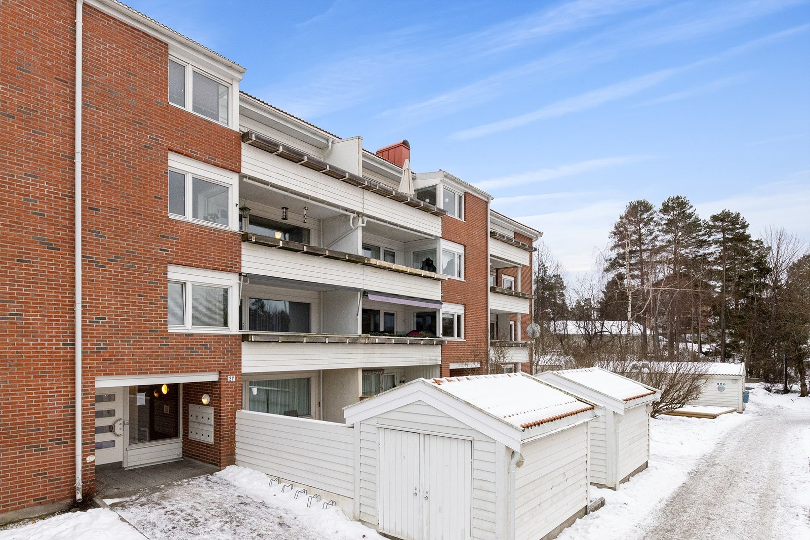 Borettslaget er veldrevet og har pene teglstensfasader. Galleribilde