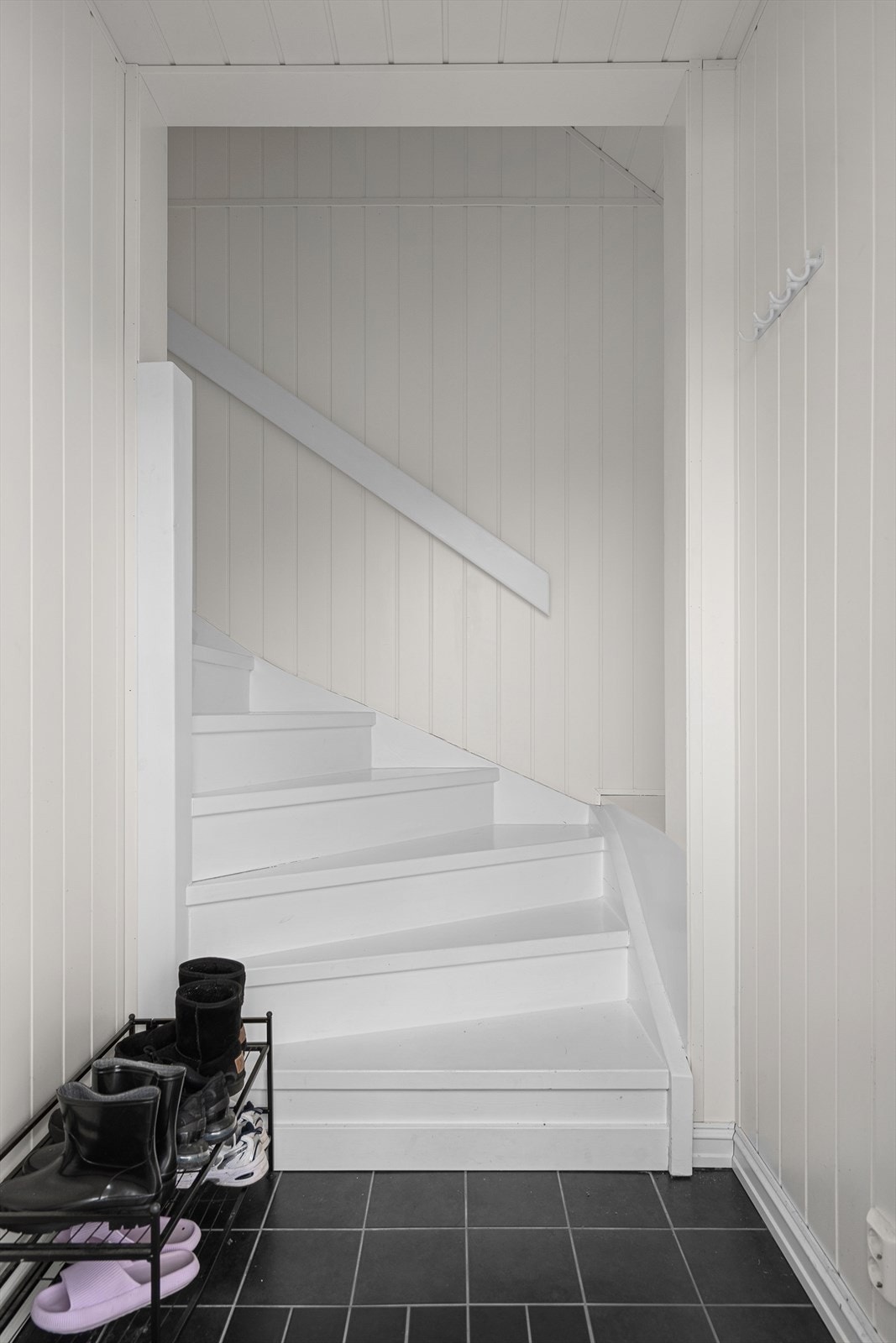 Inngangsparti til leiligheten i 2. etasje. Galleribilde