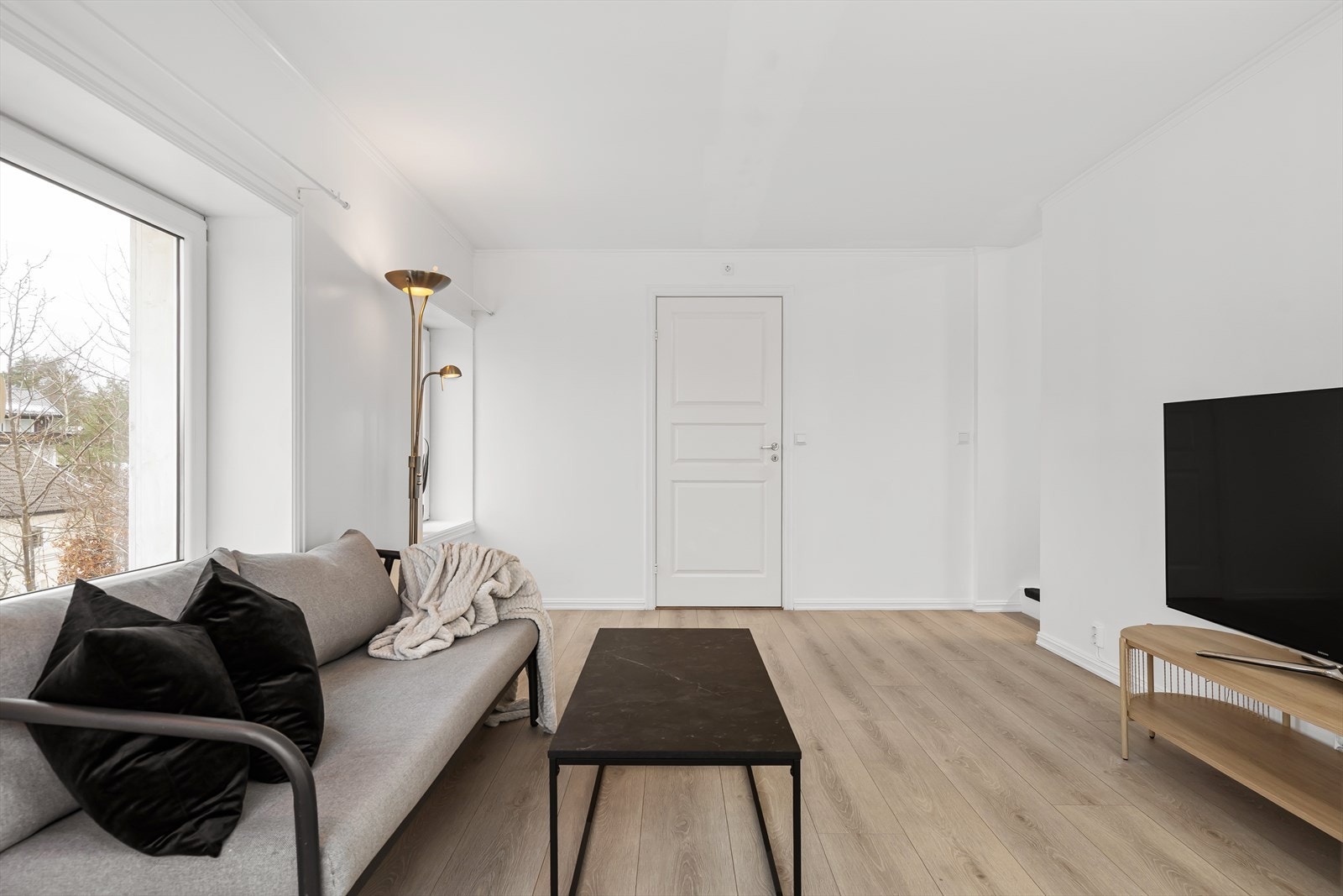 De store vindusflatene sørger for gode innvendige lysforhold. Galleribilde