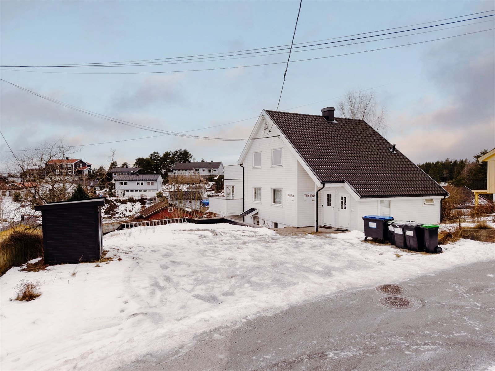 En flermannsbolig med 3 utleiedeler, hvorav 2 av de er utleid i dag. Galleribilde
