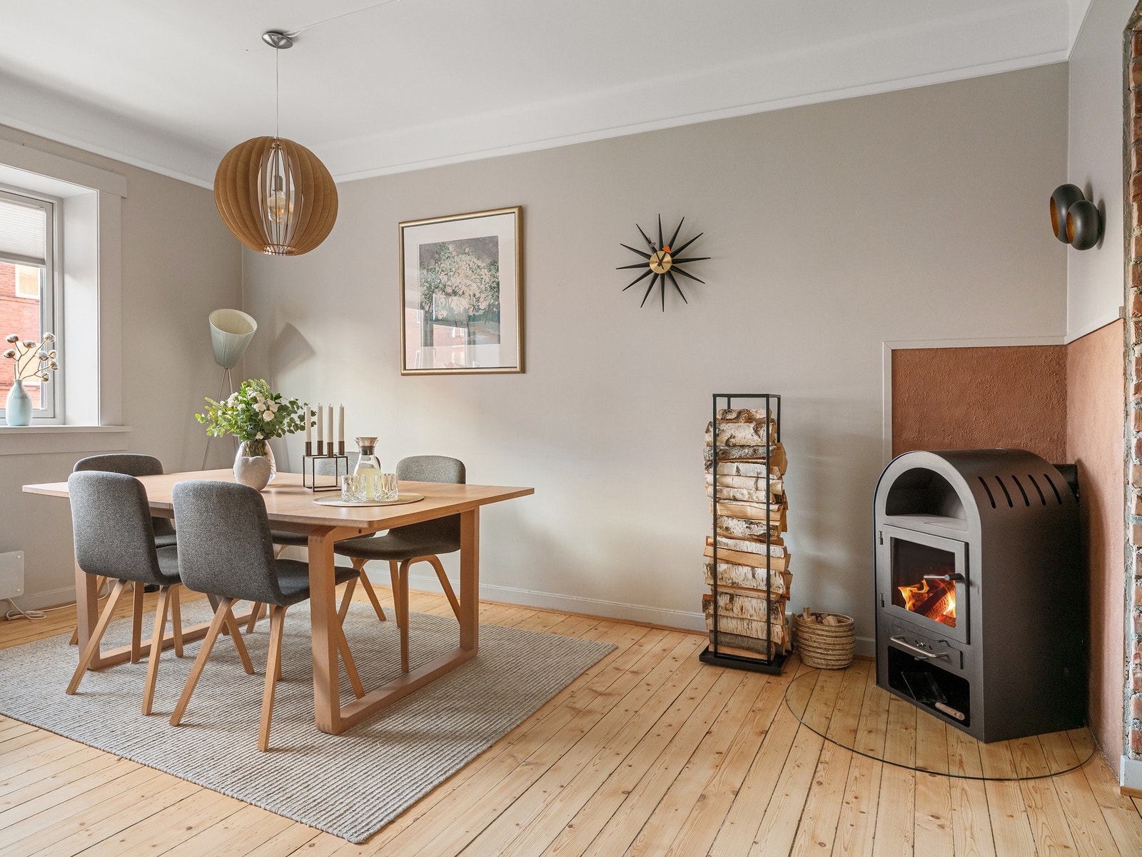 Gjennomgående og flott 3-roms med sjarmerende detaljer og en herlig balkong.
Foto: Luma Foto AS (Einar Horsberg) Galleribilde