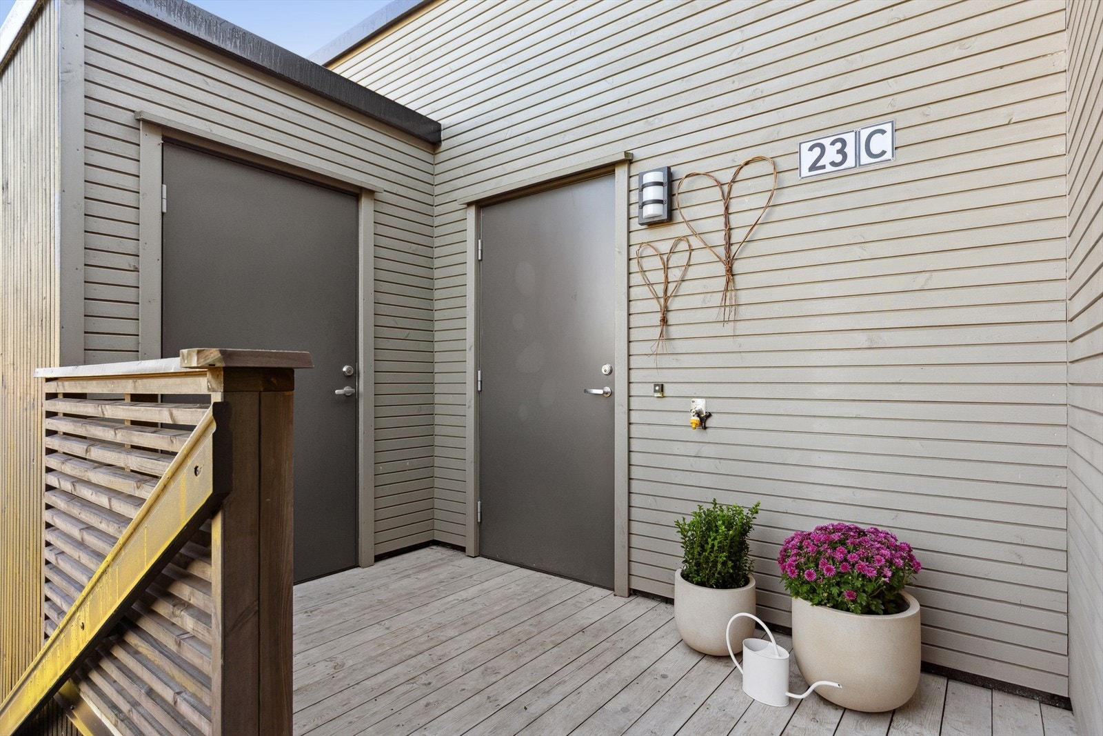 Til leiligheten følger en praktisk sportsbod på 5 kvm, perfekt for sykler, ski, barnevogn og annet utstyr. Galleribilde