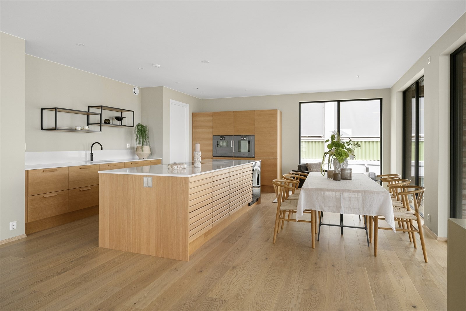 Himlingshøyde i stue/ kjøkken er 2,6 meter Galleribilde